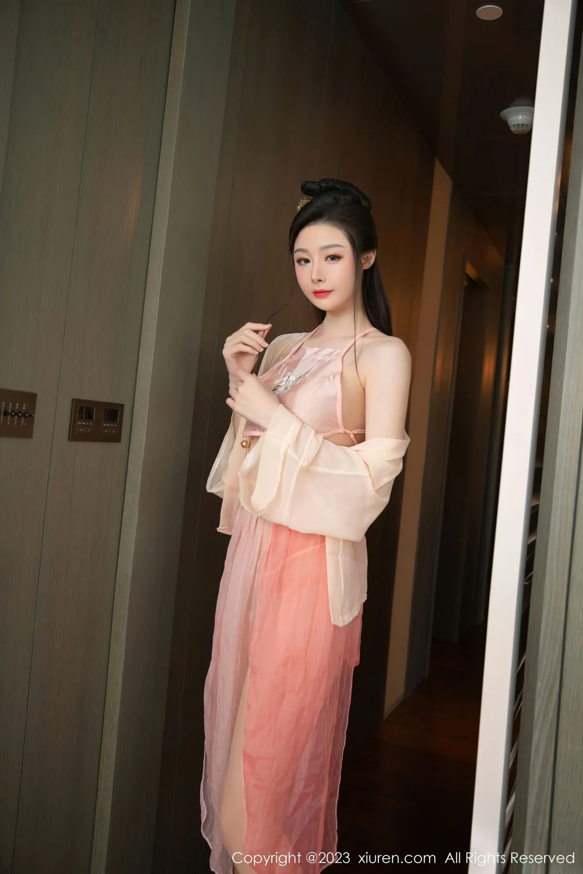 图片[4]-XiuRen 秀人 No.7075 是小逗逗 粉色古装性感写真 [80P]-COS写真在线网