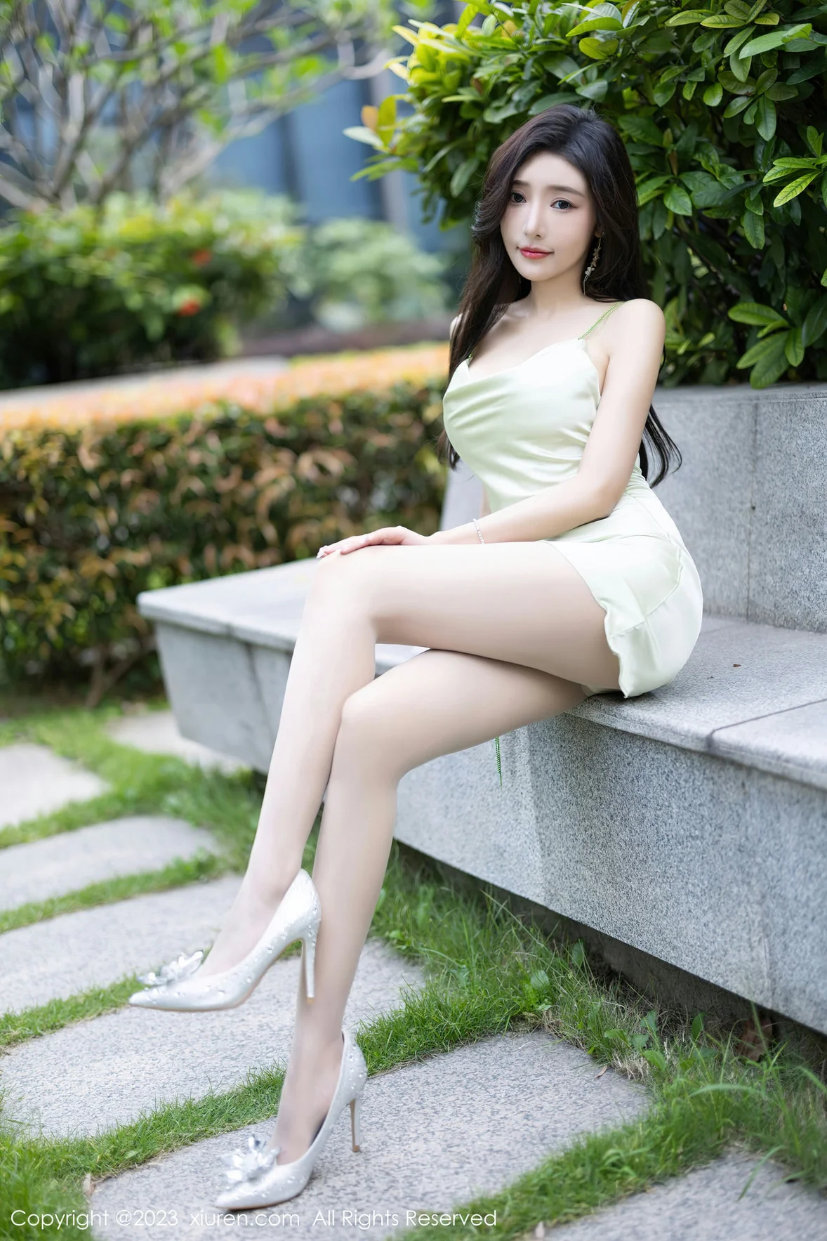 图片[5]-XiuRen 秀人 No.7077 王馨瑶yanni 吊带短裙性感写真 [91P]-COS写真在线网