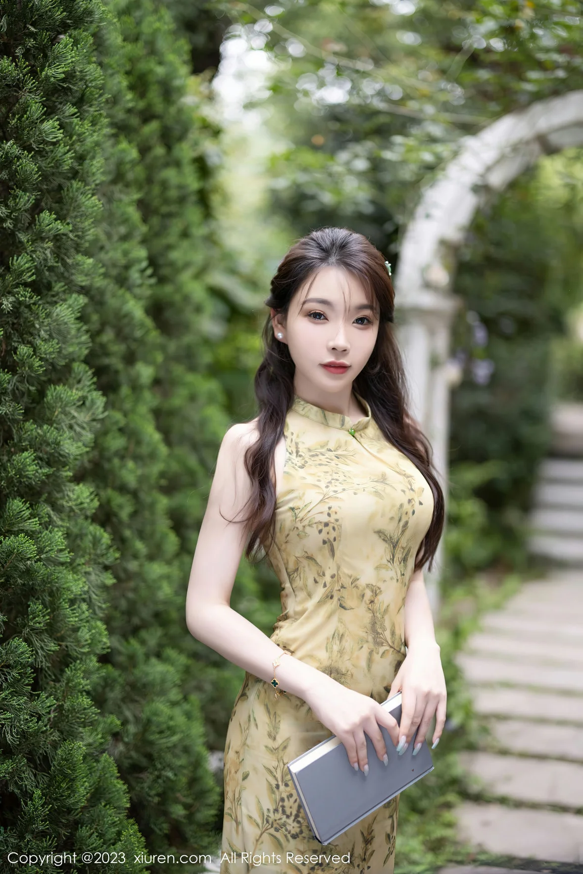 图片[2]-XiuRen 秀人 No.7083 徐莉芝Booty 欧式文艺风性感写真 [82P]-COS写真在线网