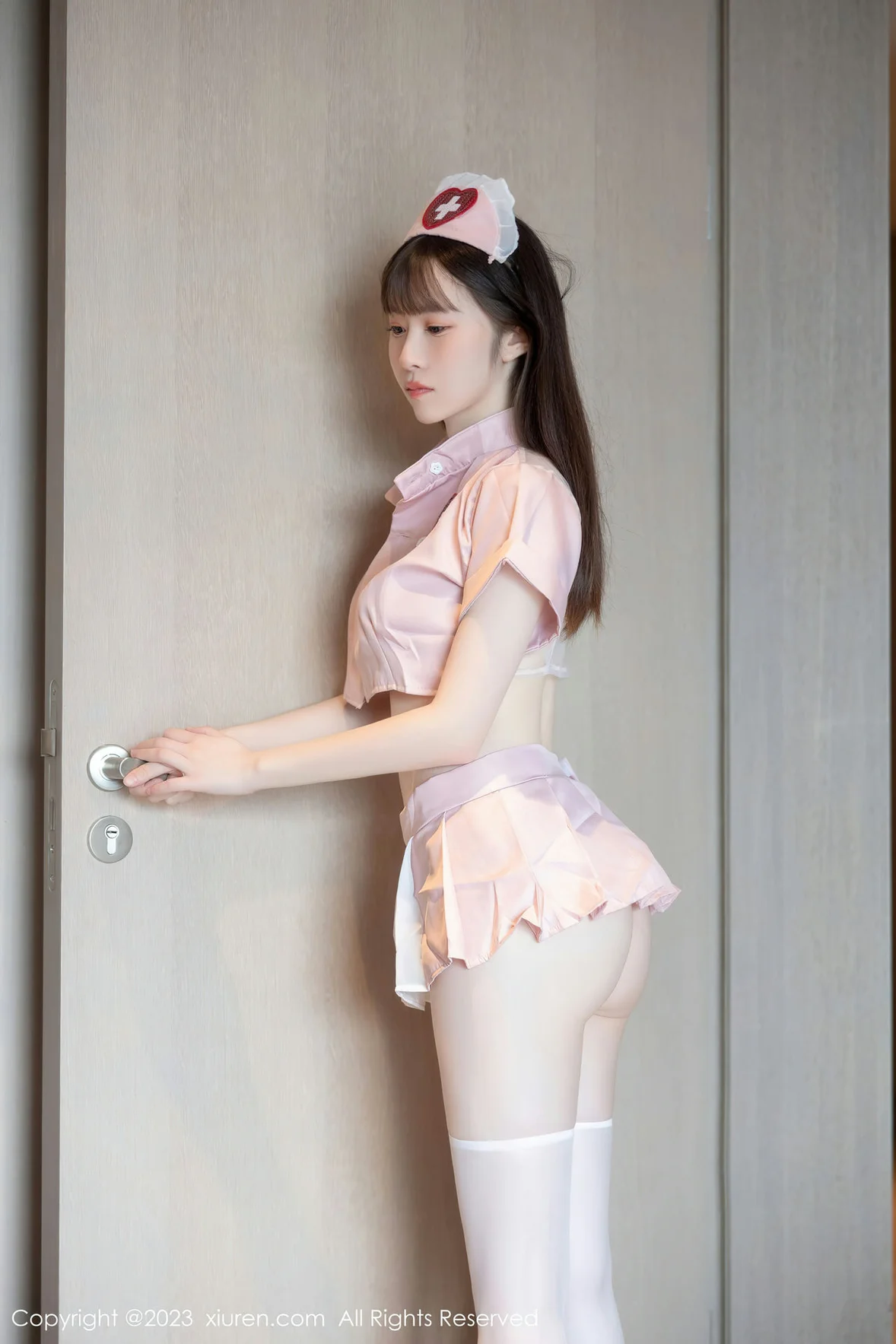 图片[4]-XiuRen 秀人 No.7090 林悠悠 情趣护士性感写真 [80P]-COS写真在线网