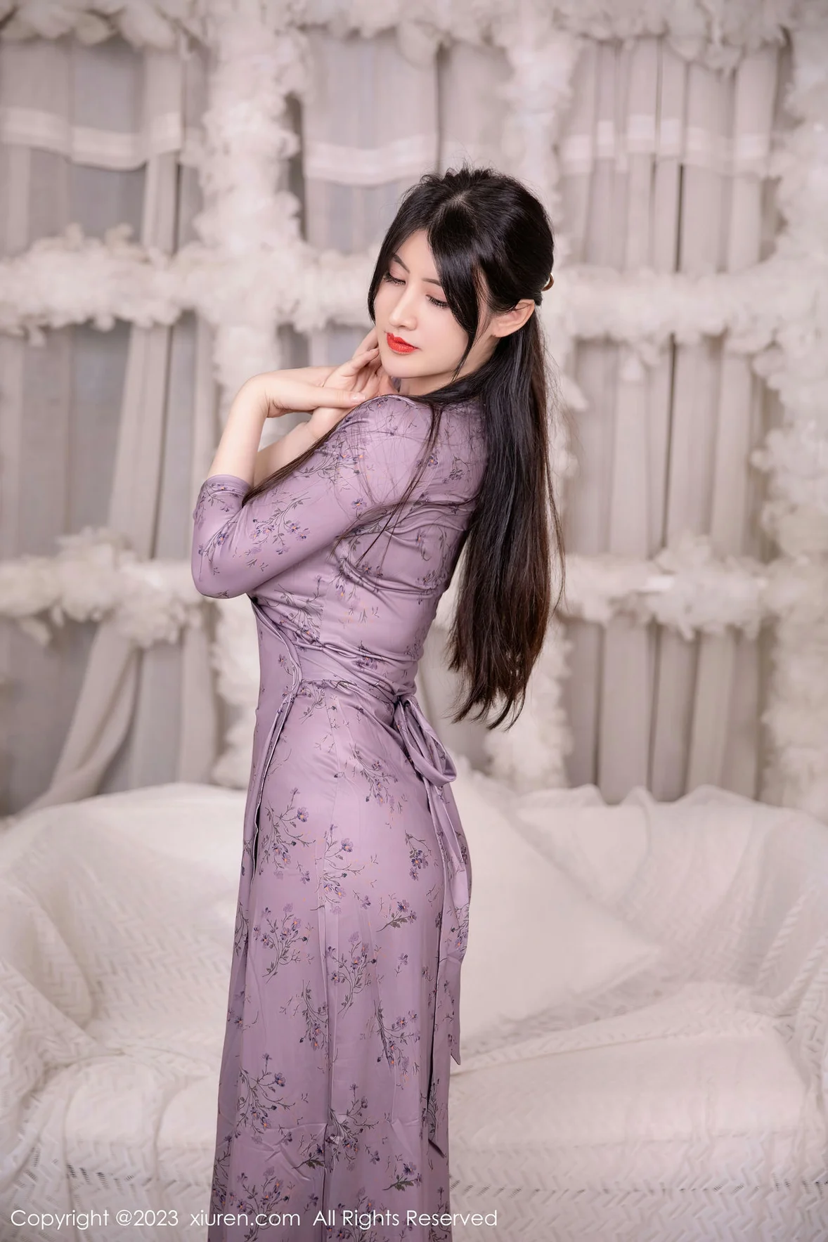 图片[2]-XiuRen 秀人 No.7126 诗诗kiki 紫色连夜长裙性感写真 [88P]-COS写真在线网