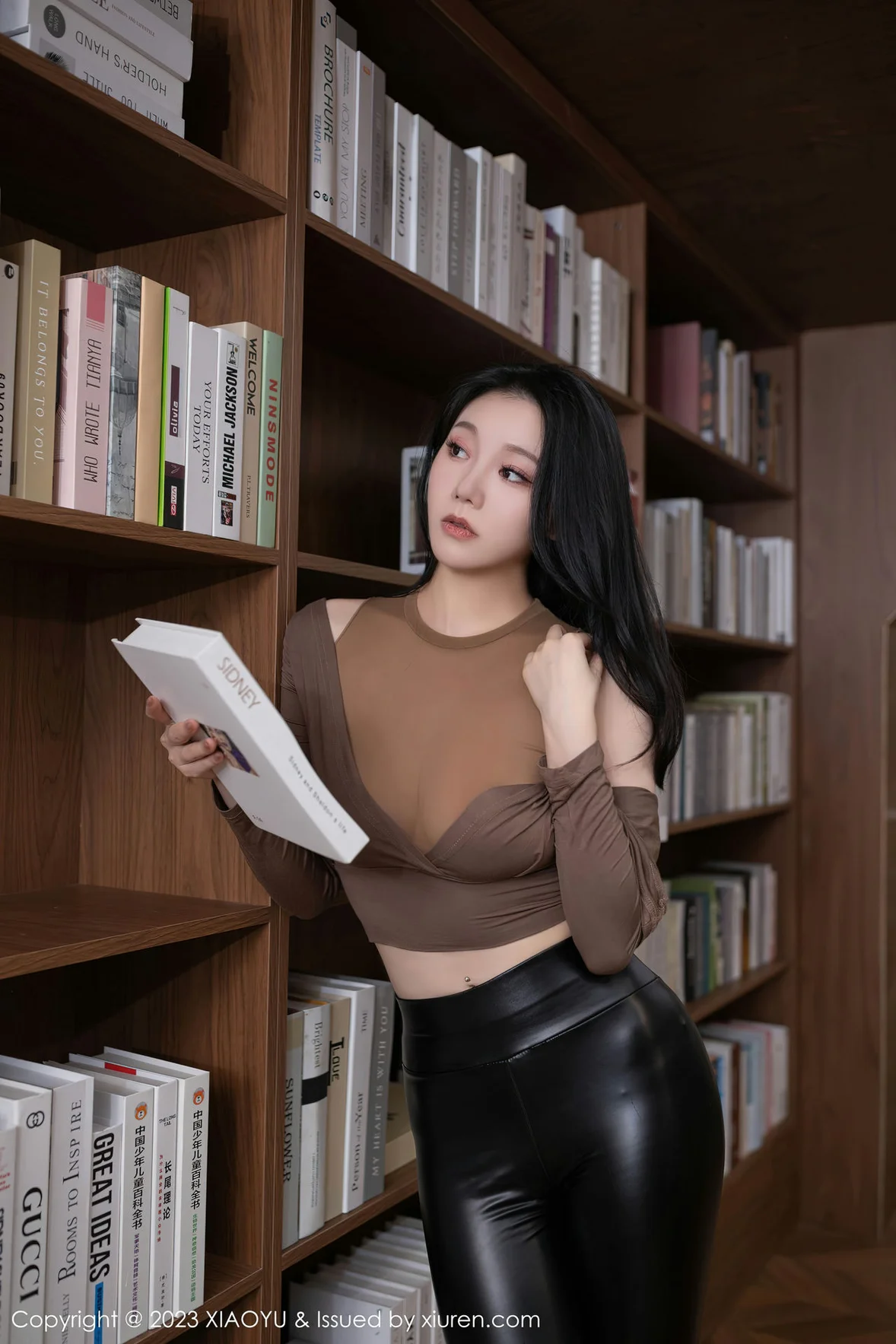 图片[3]-XiuRen 秀人 No.7133 安然anran 图书馆场景拍摄性感写真 [81P]-COS写真在线网