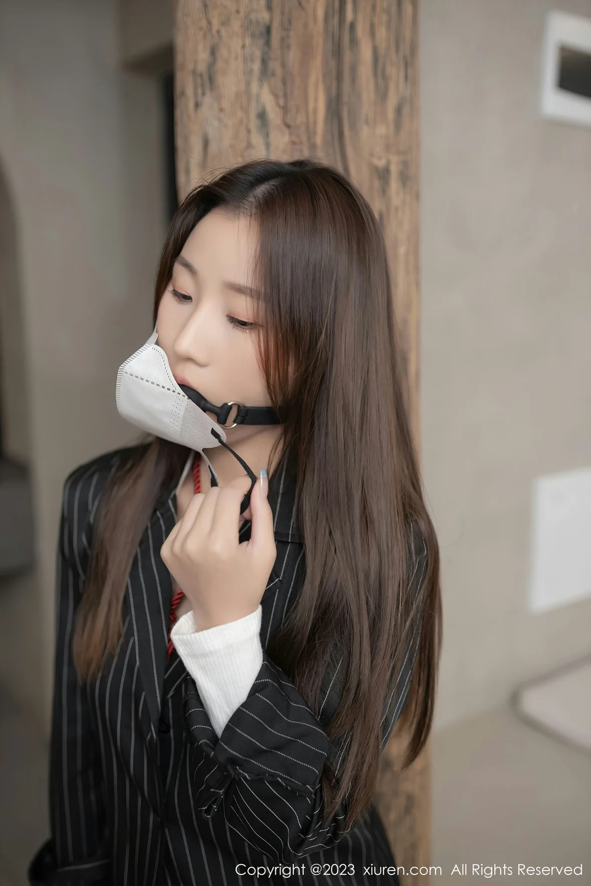 图片[5]-XiuRen 秀人 No.7141 杏子Yada 高开叉服饰性感写真 [76P]-COS写真在线网
