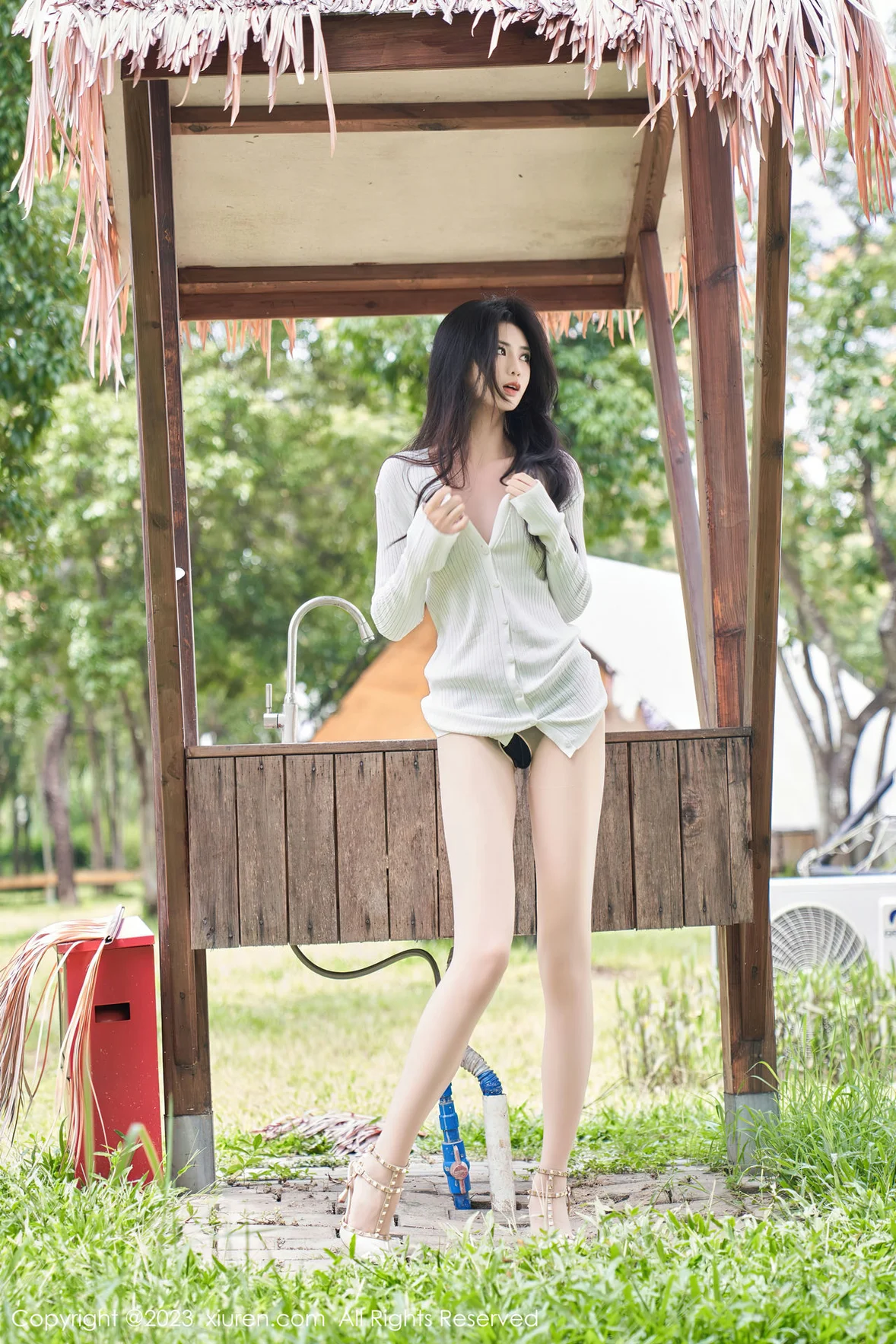 图片[2]-XiuRen 秀人 No.7162 浅浅Danny 户外拍摄性感写真 [91P]-COS写真在线网