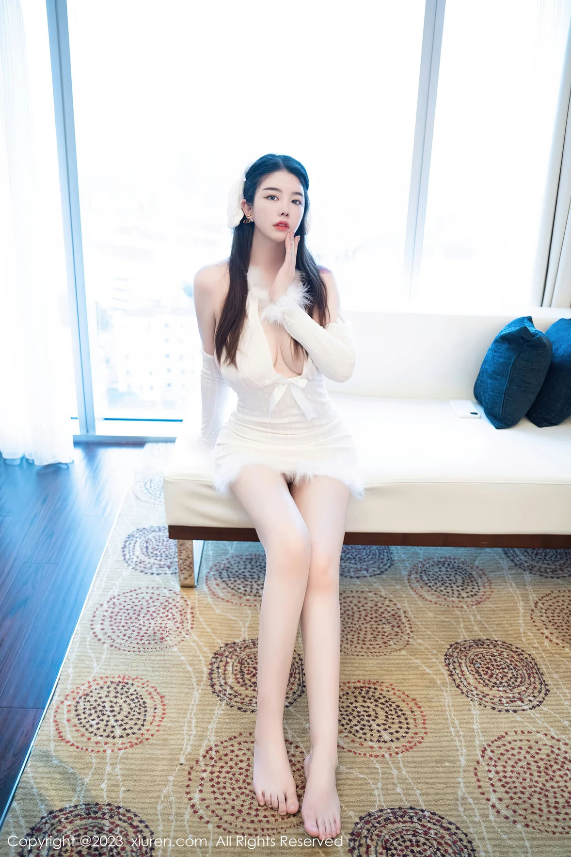 图片[6]-XiuRen 秀人 No.7172 樱桃小犊子 白色毛绒露肩性感写真 [56P]-COS写真在线网