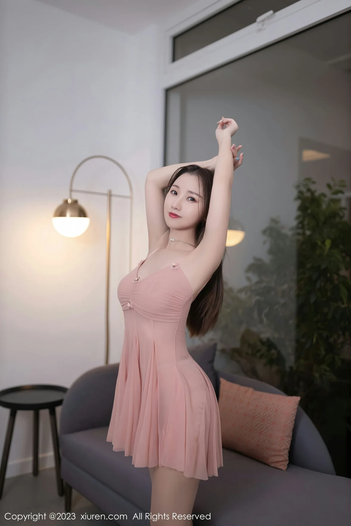 图片[4]-XiuRen 秀人 No.7206 杏子Yada 粉色睡裙性感写真 [79P]-COS写真在线网