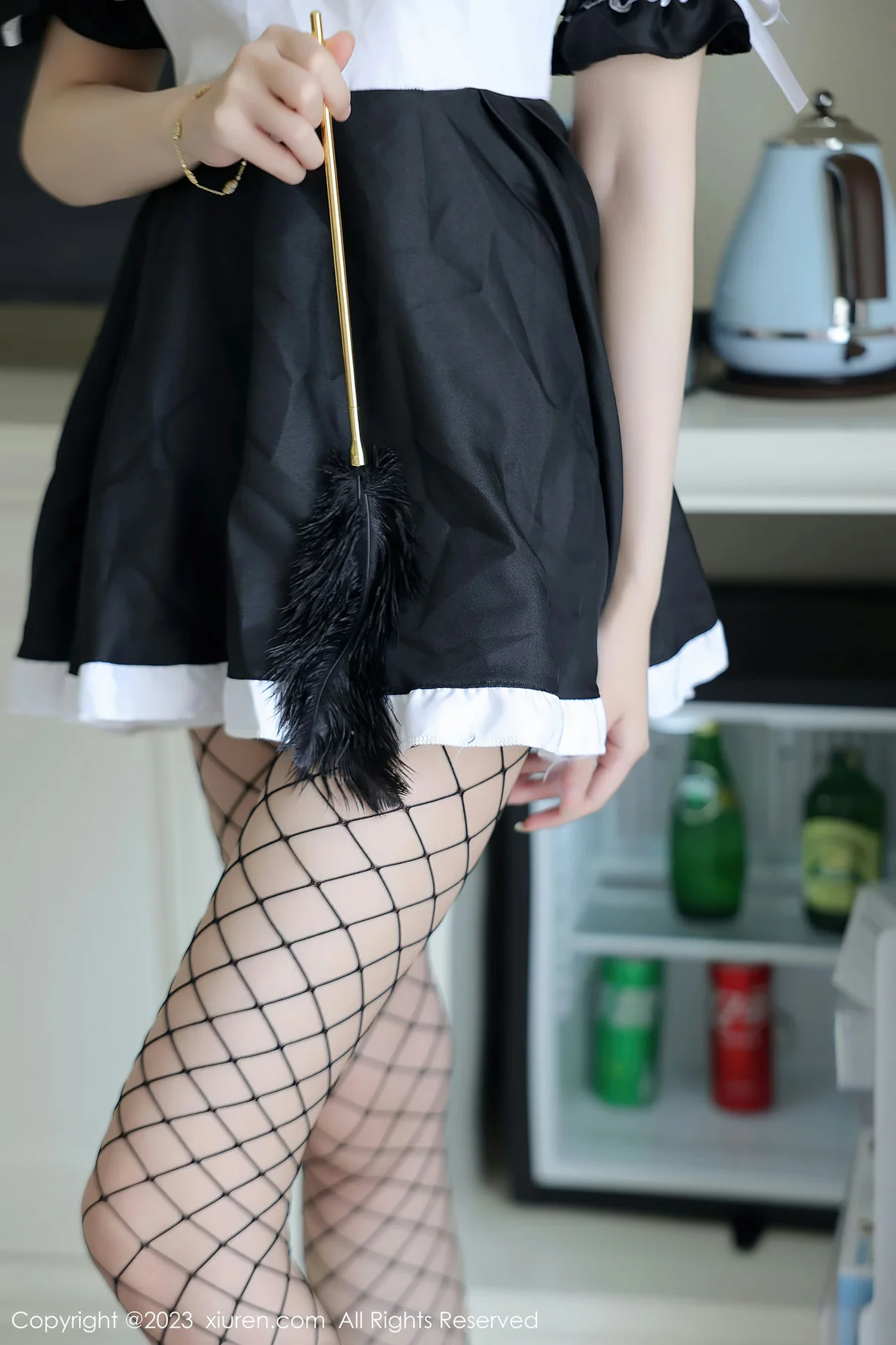 图片[2]-XiuRen 秀人 No.7217 玥儿玥er 黑白拼色女仆杭州旅拍 [76P]-COS写真在线网