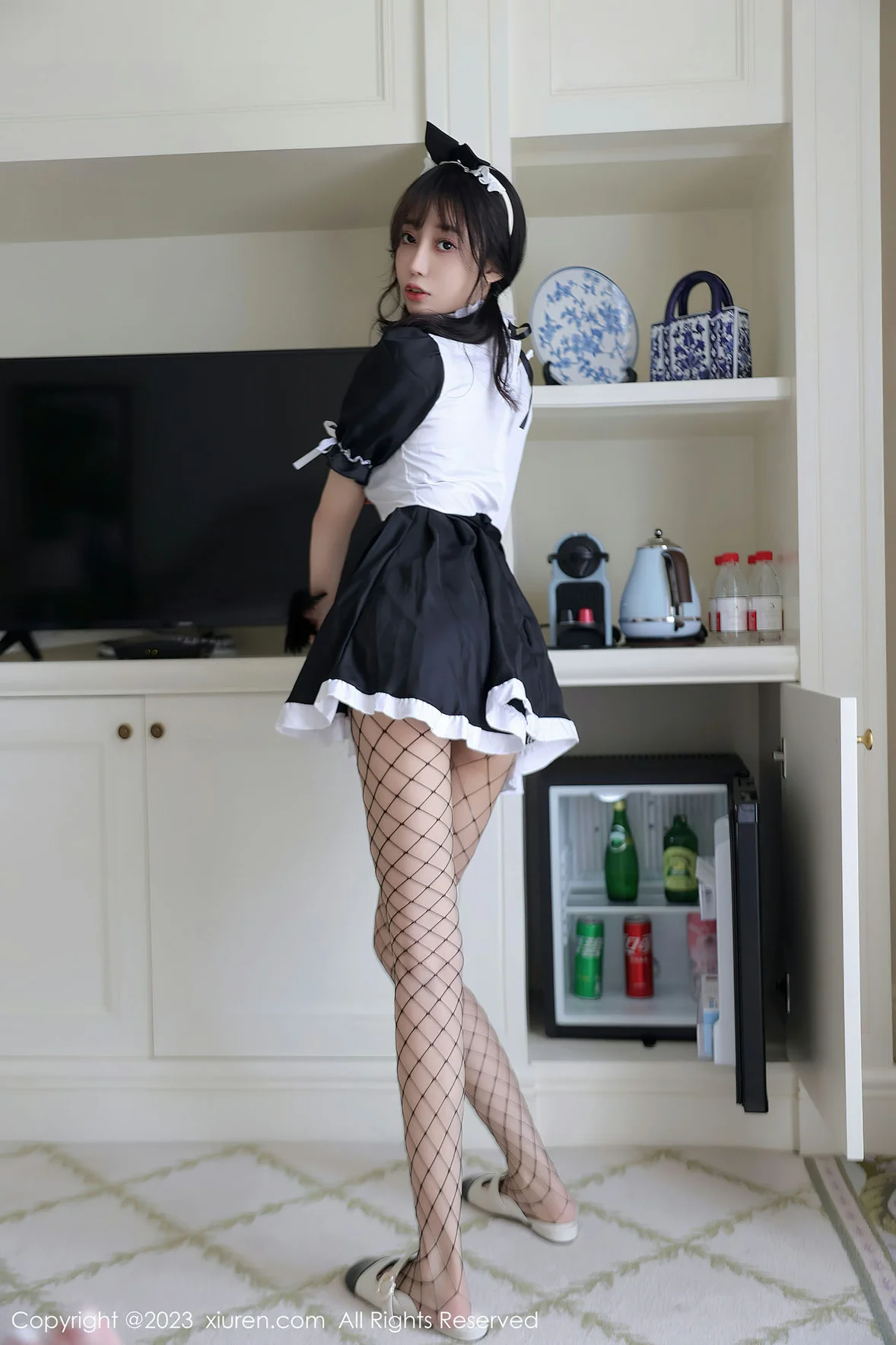 图片[3]-XiuRen 秀人 No.7217 玥儿玥er 黑白拼色女仆杭州旅拍 [76P]-COS写真在线网