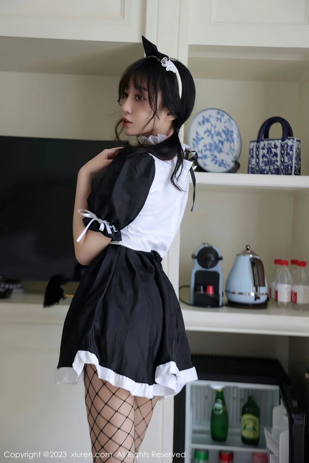 图片[4]-XiuRen 秀人 No.7217 玥儿玥er 黑白拼色女仆杭州旅拍 [76P]-COS写真在线网