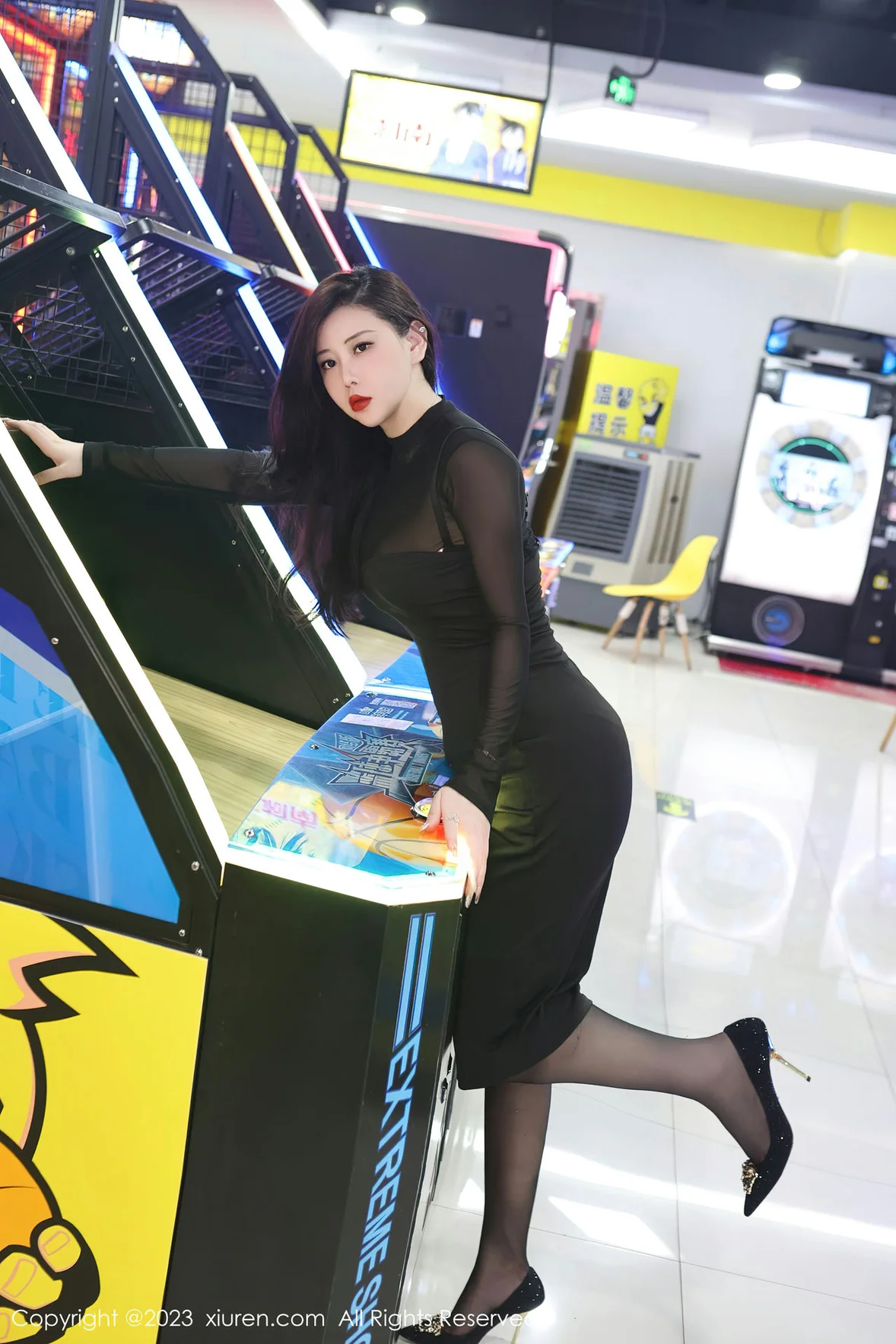 图片[3]-XiuRen 秀人 No.7230 王婉悠Queen 电玩城黑色薄纱性感写真 [72P]-COS写真在线网