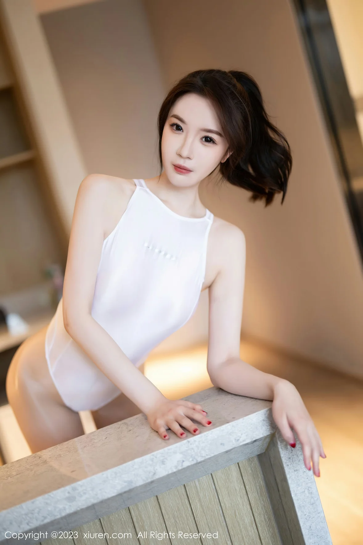 图片[2]-XiuRen 秀人 No.7247 梦心玥 白色高开叉安吉旅拍 [89P]-COS写真在线网