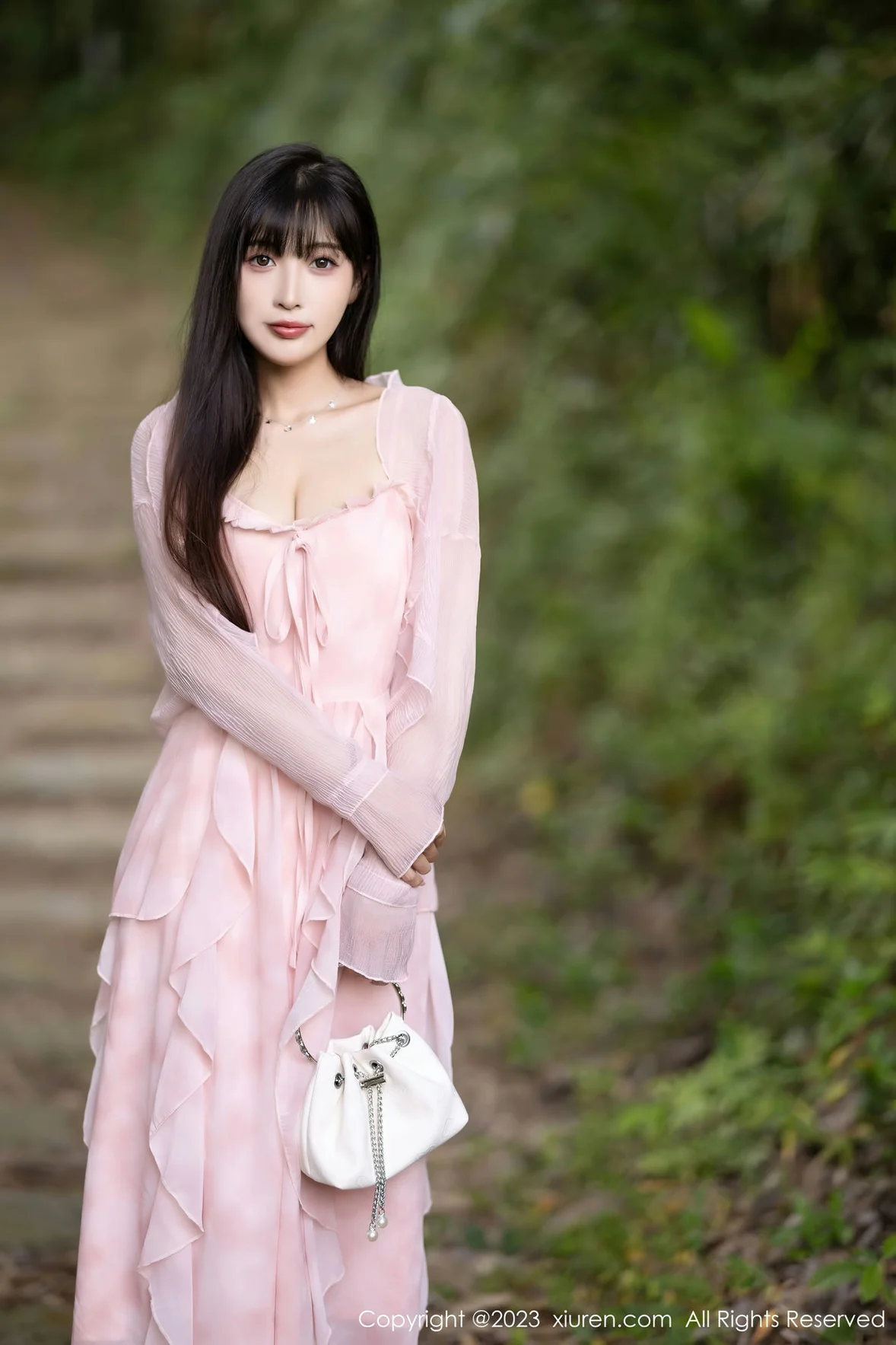 图片[4]-XiuRen 秀人 No.7263 林星阑 粉色丝袜安吉旅拍 [84P]-COS写真在线网