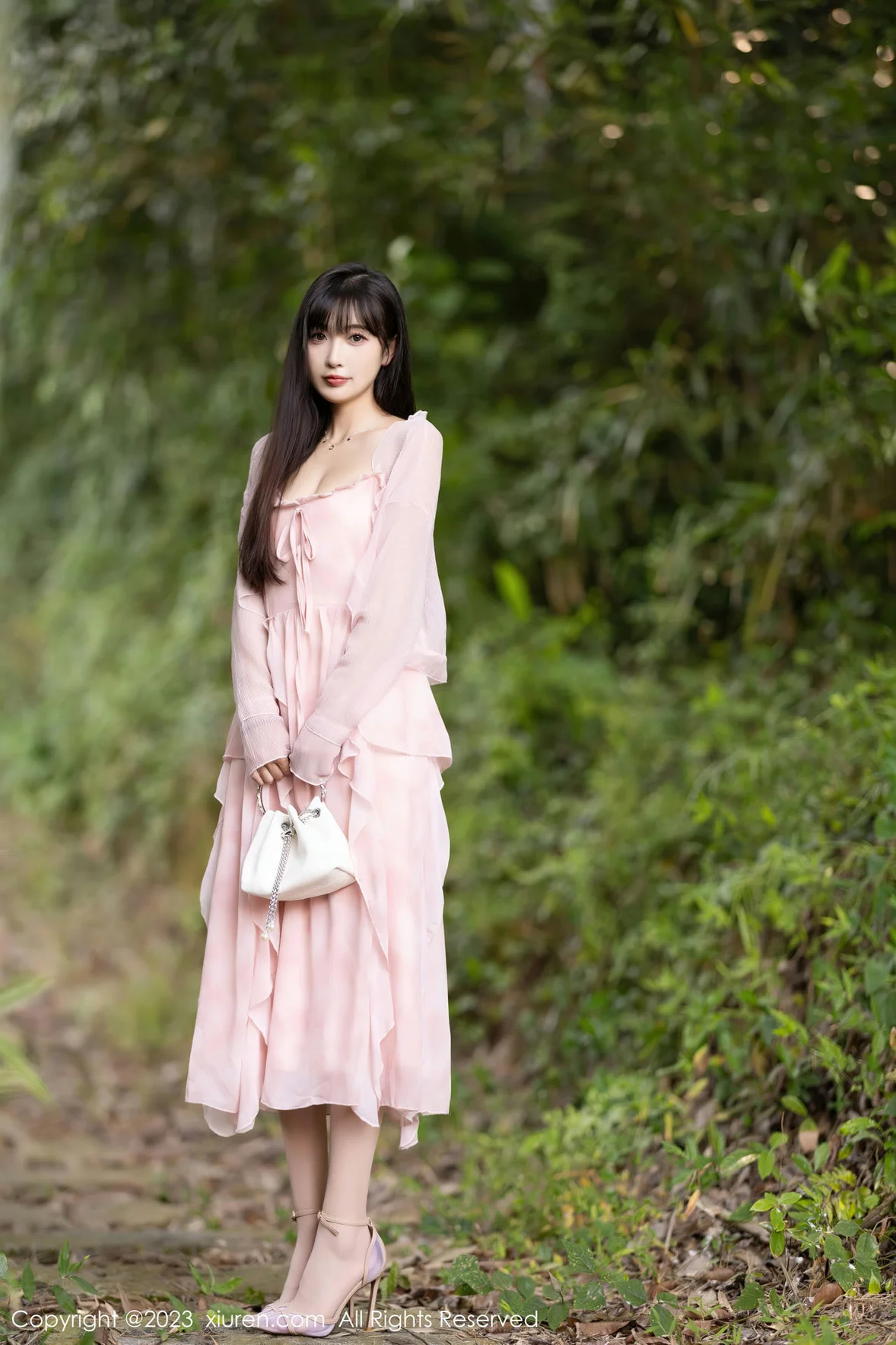 图片[3]-XiuRen 秀人 No.7263 林星阑 粉色丝袜安吉旅拍 [84P]-COS写真在线网