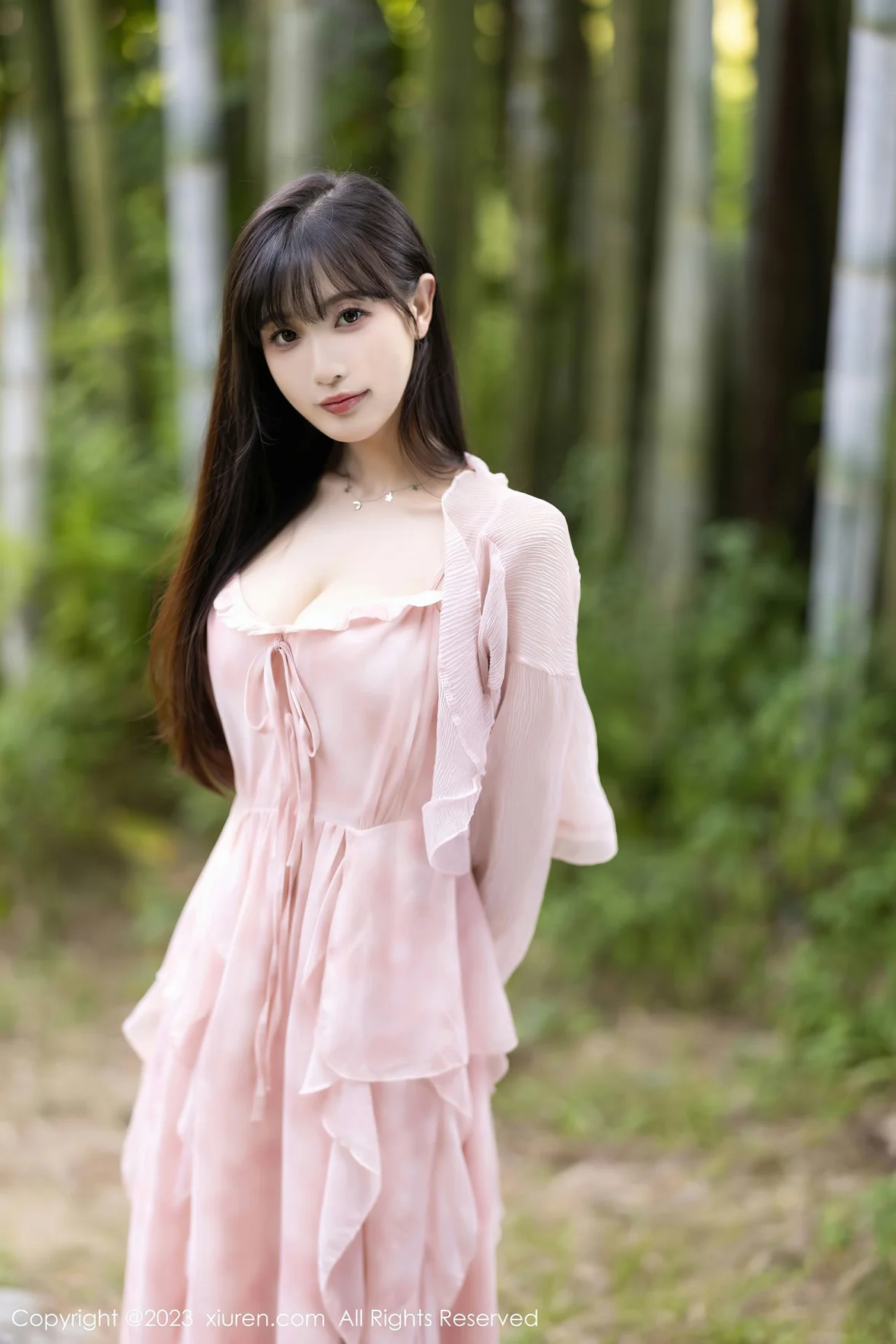 图片[2]-XiuRen 秀人 No.7263 林星阑 粉色丝袜安吉旅拍 [84P]-COS写真在线网