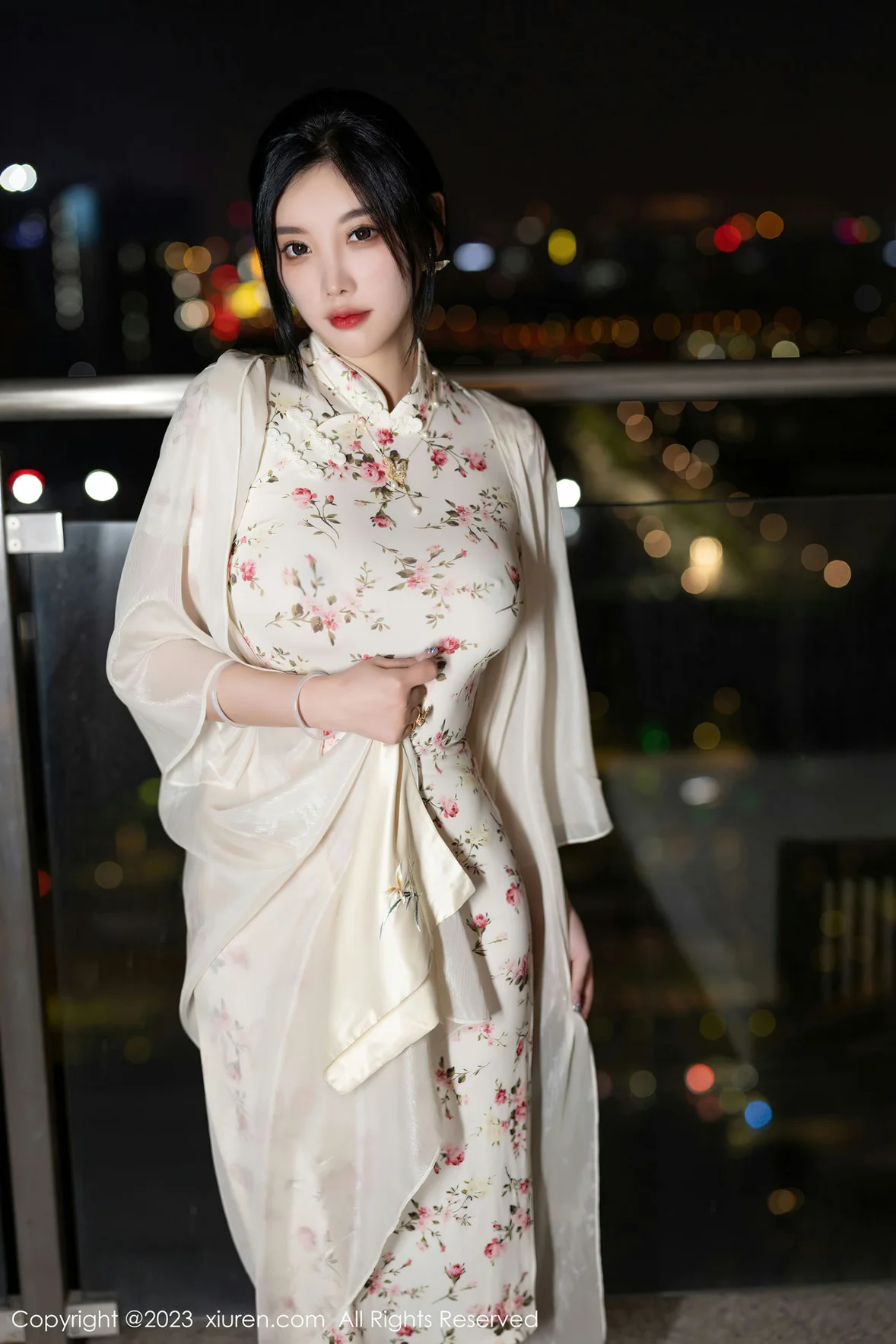 图片[2]-秀人网 No.7363 杨晨晨Yome 碎花旗袍浙江安吉旅拍 [87P]-COS写真在线网