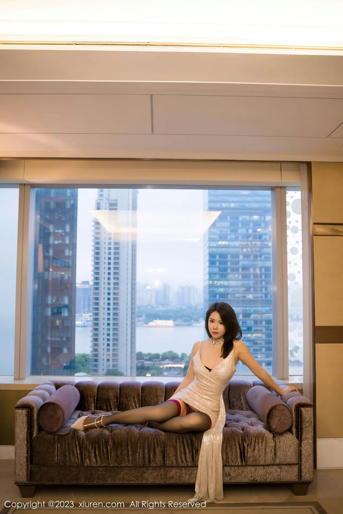 图片[4]-秀人网 No.7401 陆萱雅 吊带短裙性感写真 [64P]-COS写真在线网