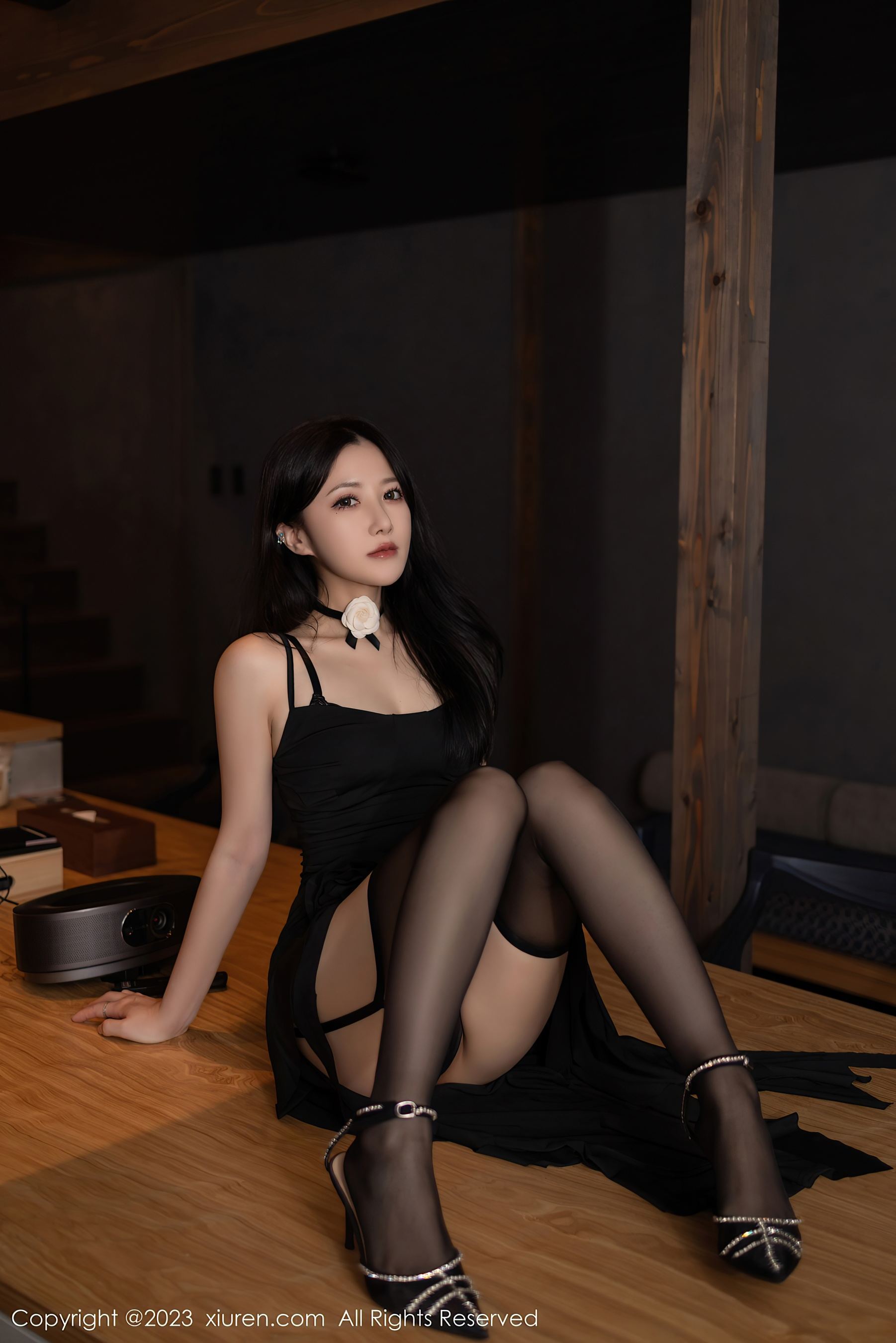 图片[4]-XiuRen 秀人 No.7460 鱼子酱Fish 黑丝美腿-COS写真在线网