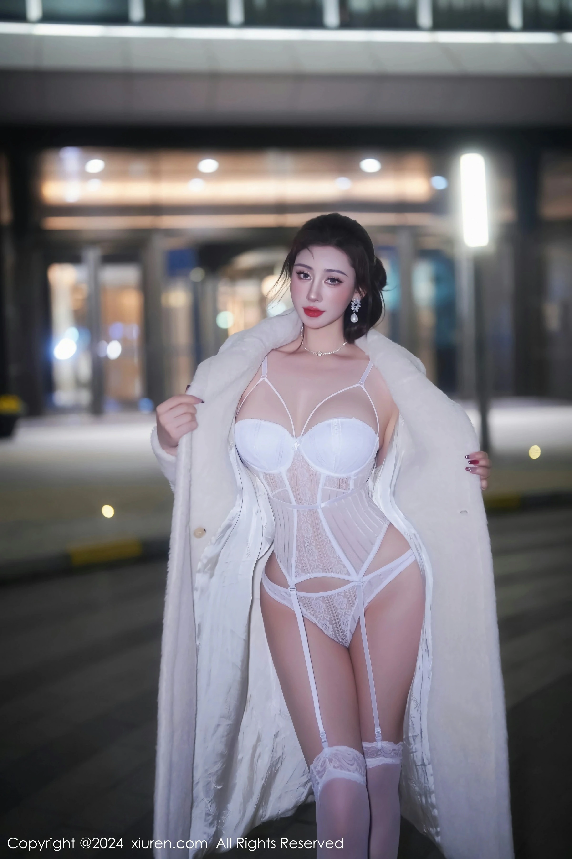 图片[2]-XiuRen 秀人 No.7978 蕾蕾醒了没 [75P]-COS写真在线网