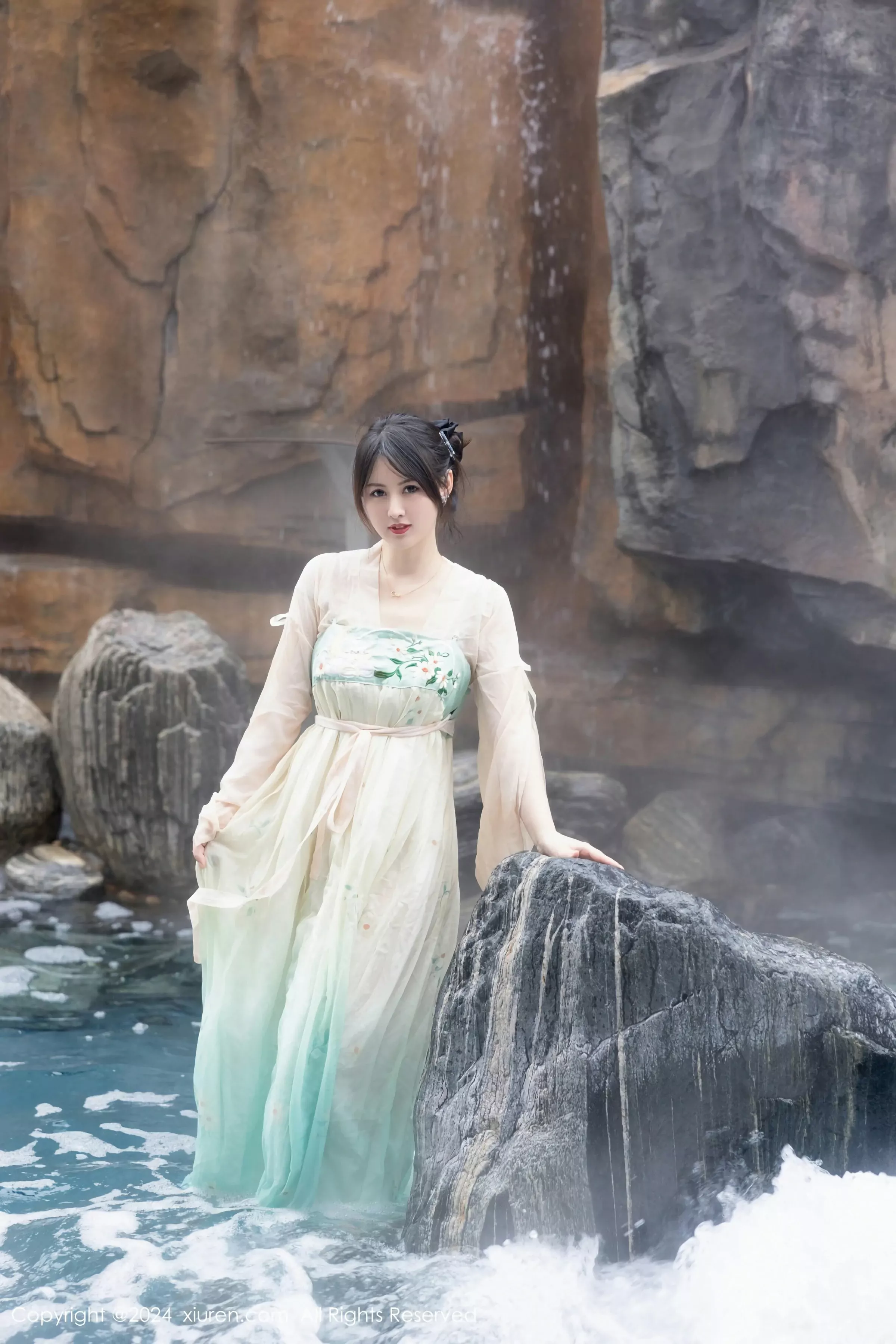图片[2]-XiuRen 秀人 No.8128 诗诗kiki [82P]-COS写真在线网