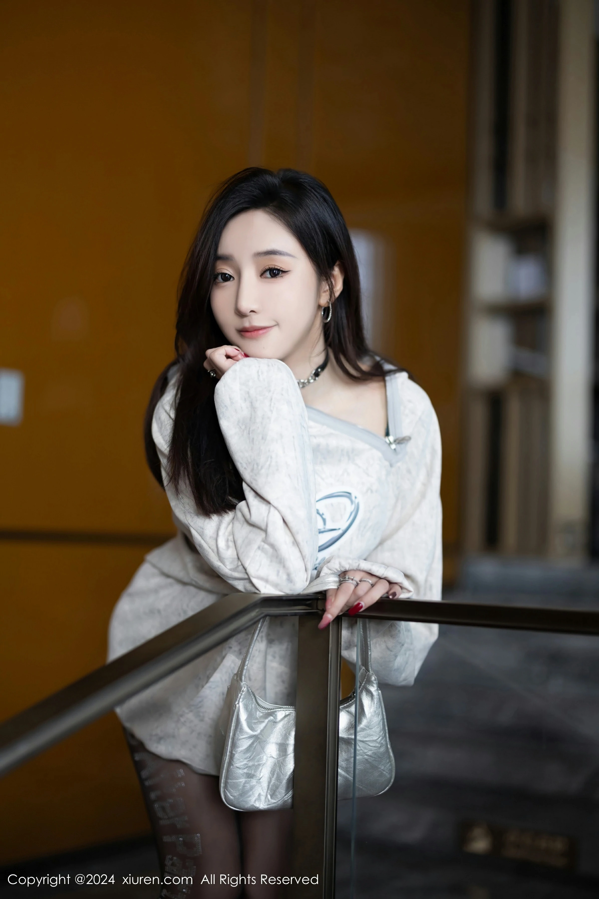 图片[5]-XiuRen 秀人 No.8135 王馨瑶yanni [80P]-COS写真在线网