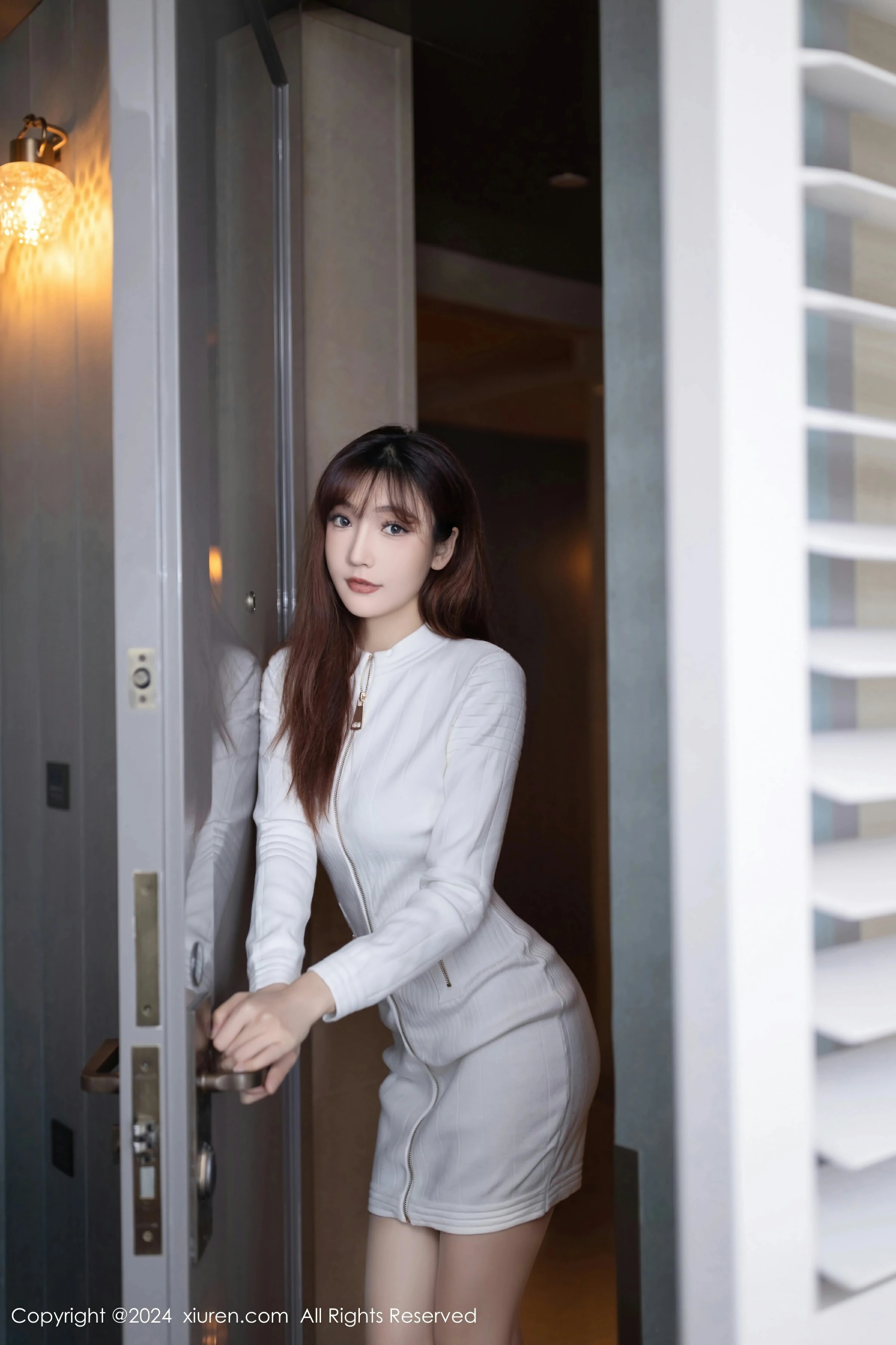图片[3]-XiuRen 秀人 No.8233 陆萱萱 [80P]-COS写真在线网