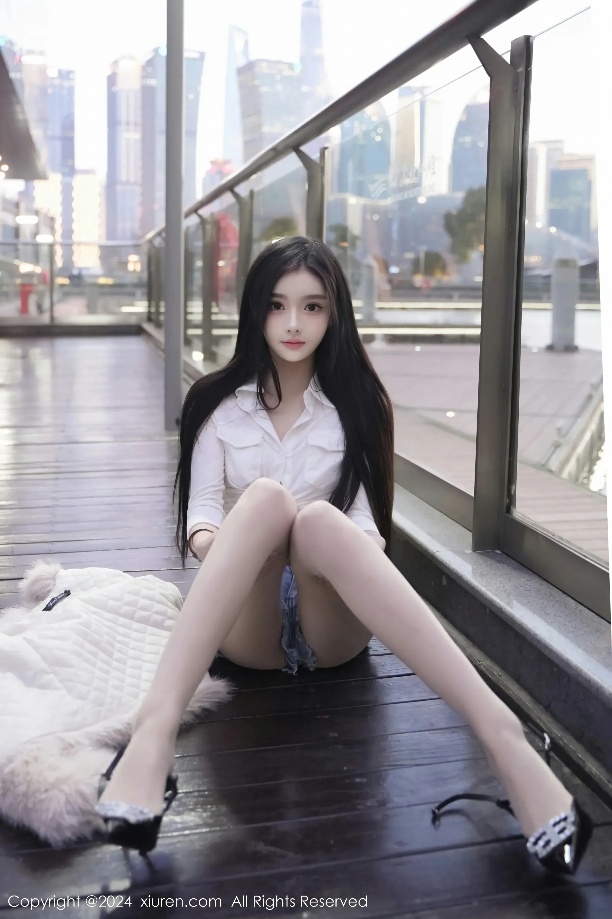 图片[2]-XiuRen 秀人 No.8261 龙雪儿 [77P]-COS写真在线网