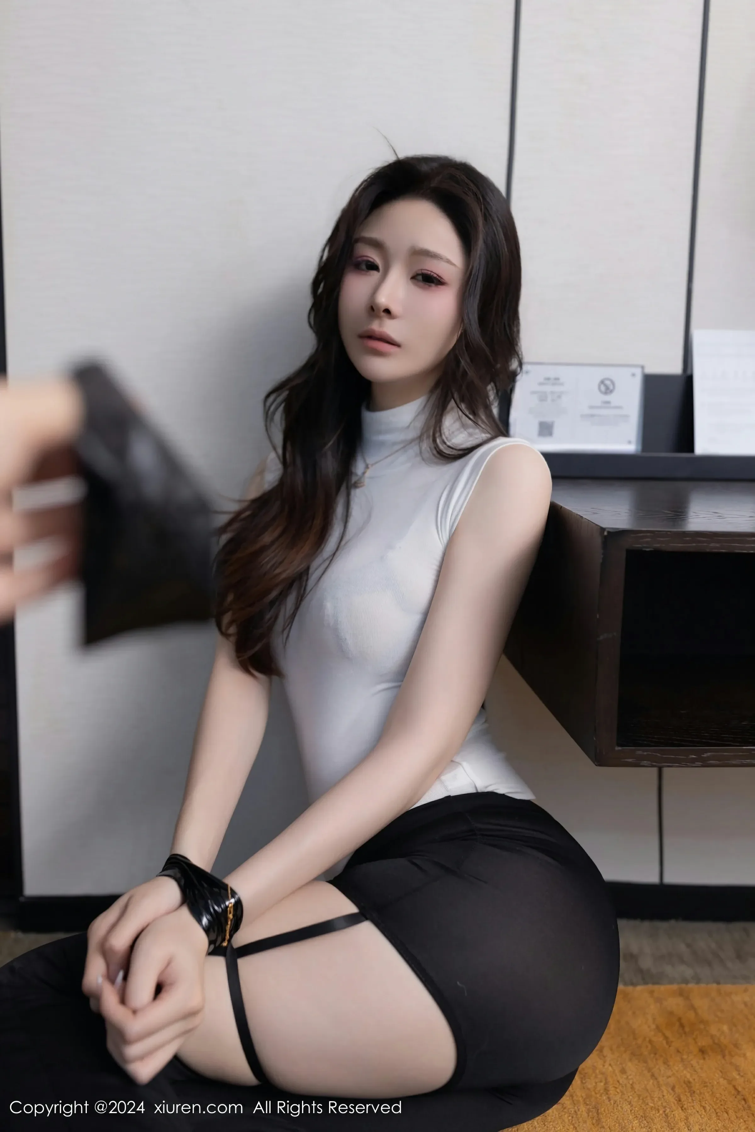 图片[5]-XiuRen 秀人 No.8270 小逗逗 [80P]-COS写真在线网