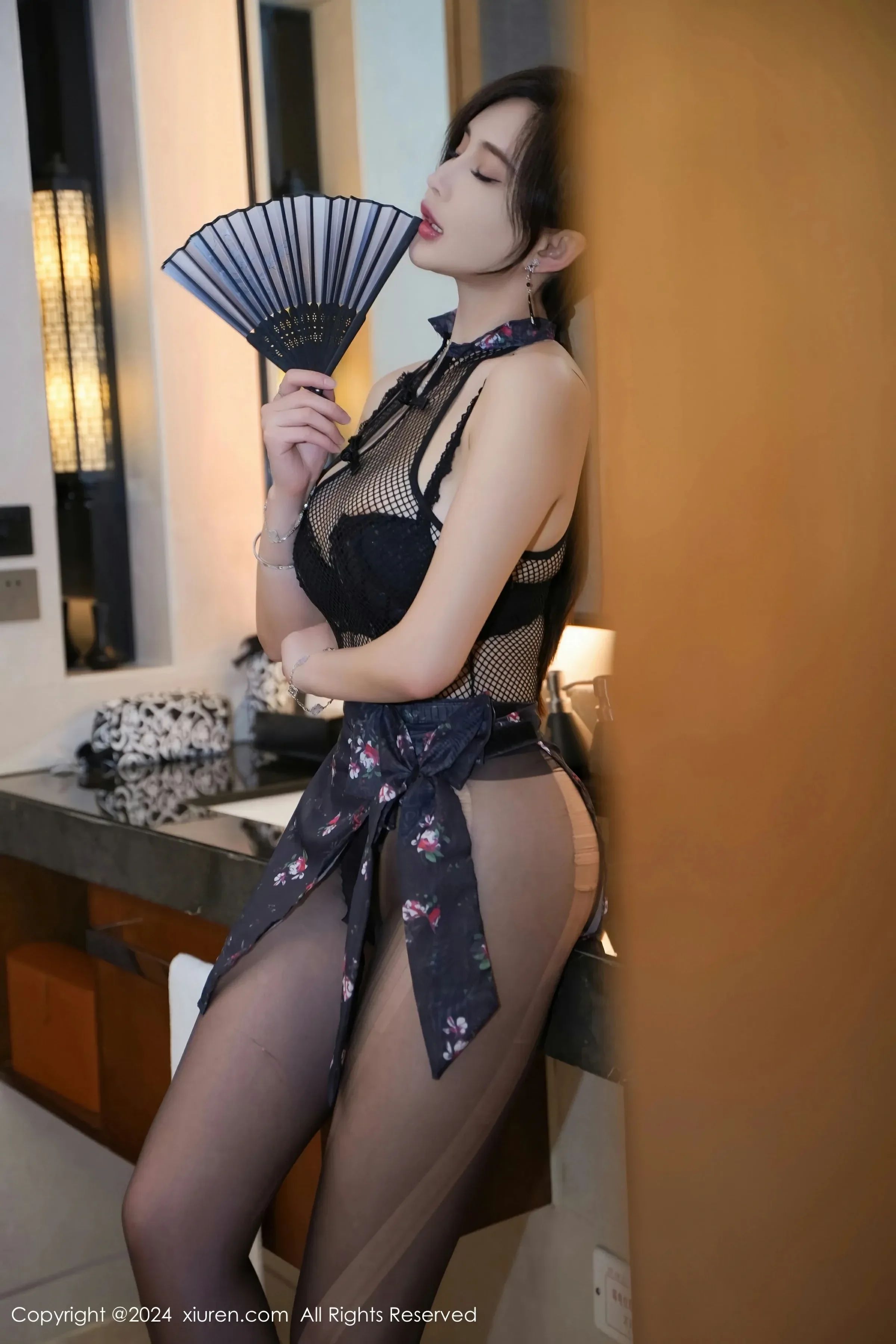 图片[3]-XiuRen 秀人 No.8275 Carol周妍希X [69P]-COS写真在线网
