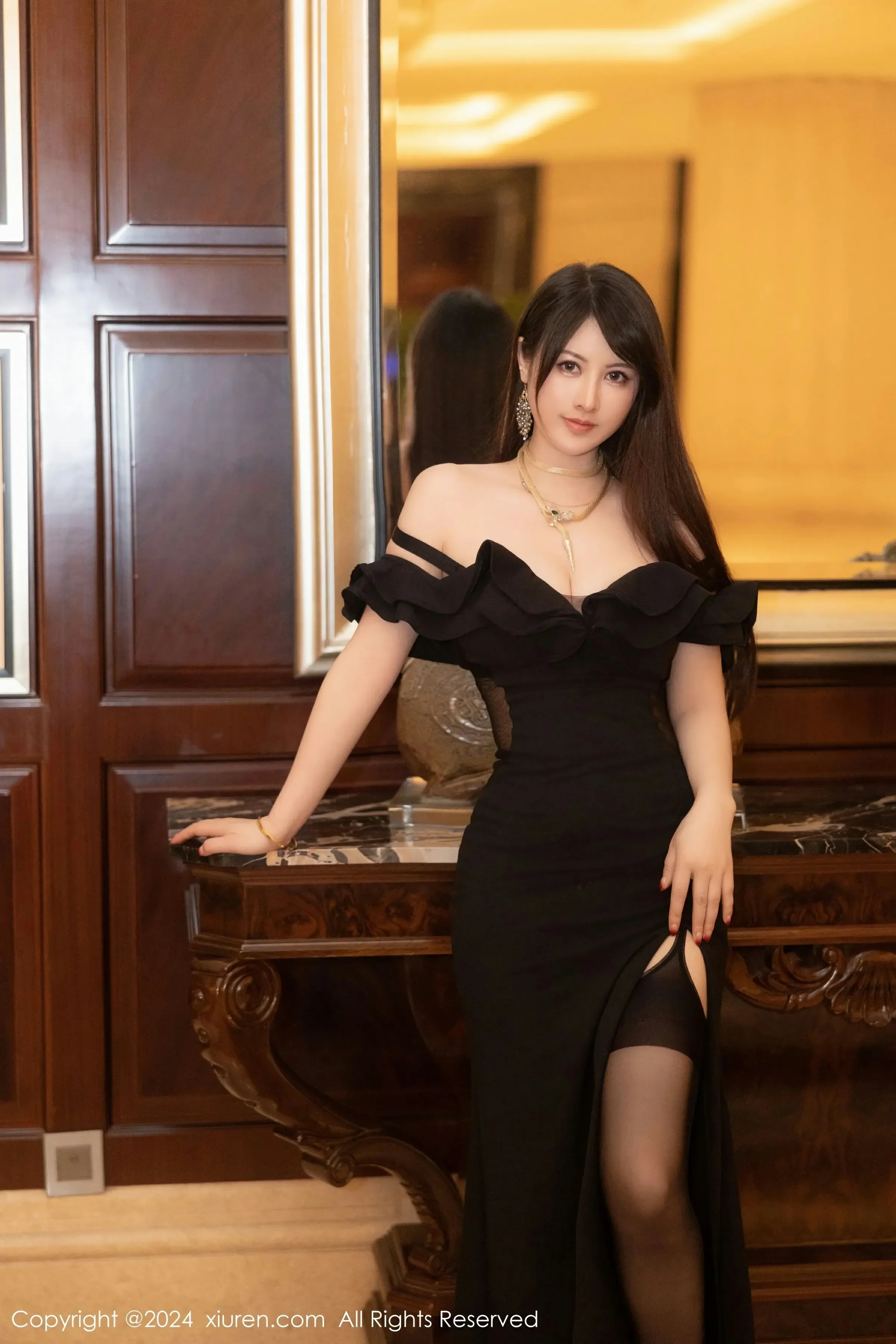 图片[2]-XiuRen 秀人 No.8397 诗诗kiki [81P]-COS写真在线网