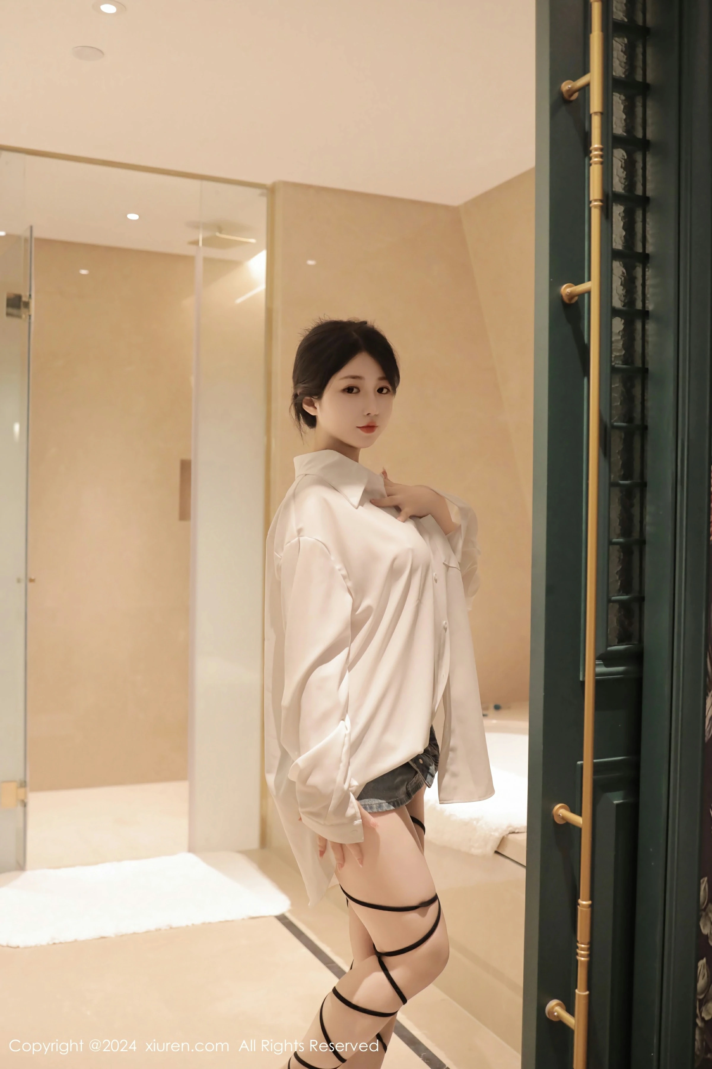 图片[3]-XiuRen 秀人 No.8400 陈小花 [77P]-COS写真在线网