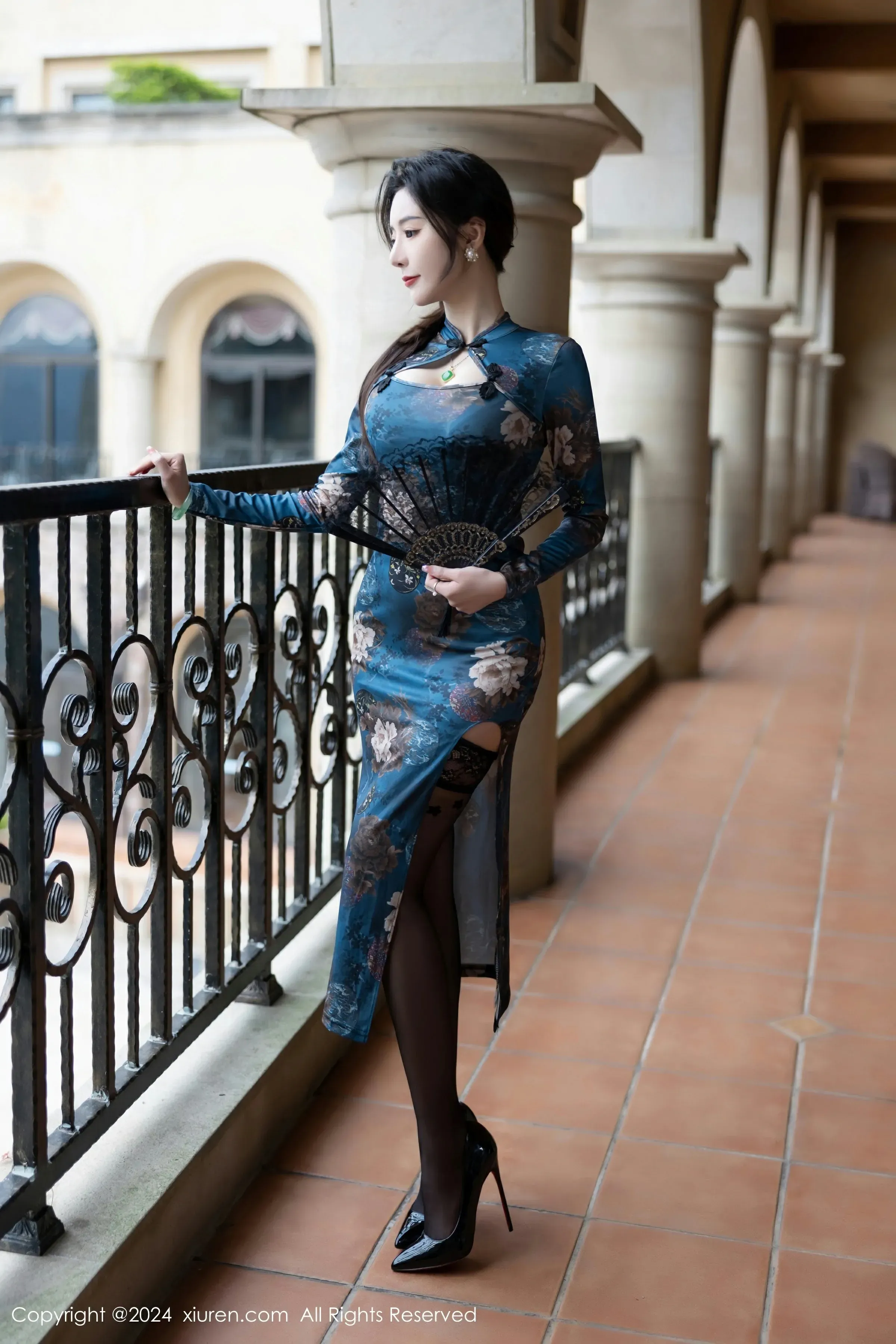 图片[4]-XiuRen 秀人 No.8425 王馨瑶yanni [82P]-COS写真在线网