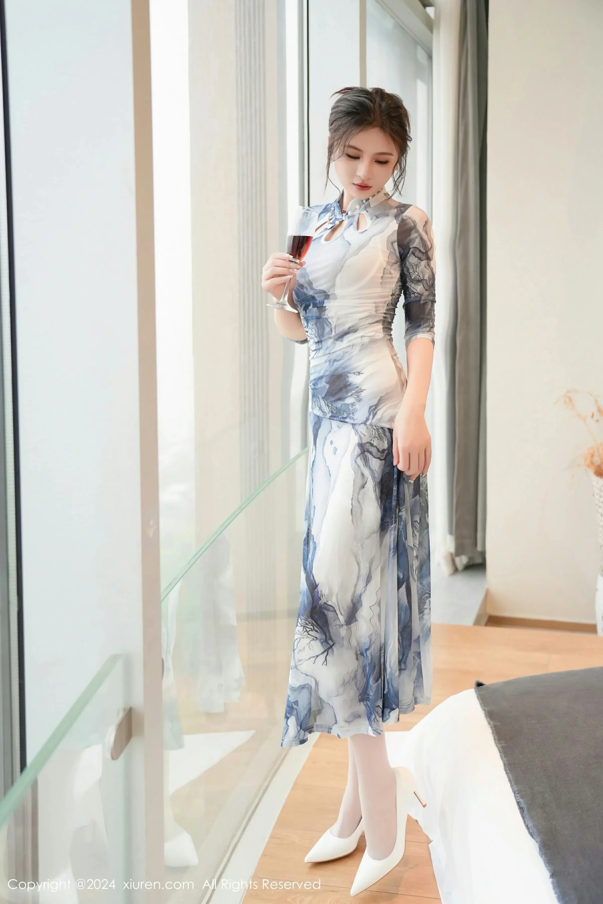 图片[4]-XiuRen 秀人 No.8587 Emily尹菲 [117P]-COS写真在线网