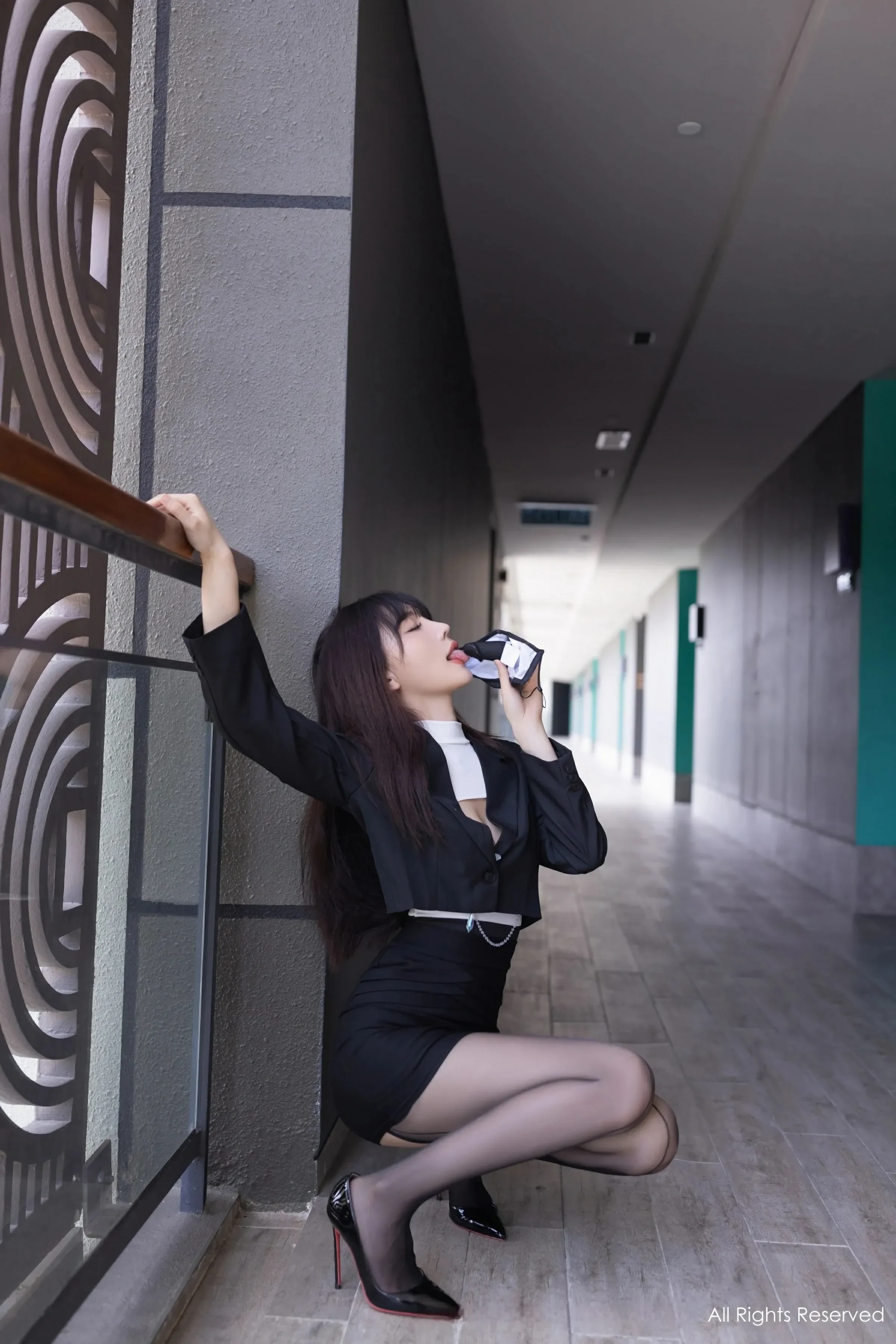 图片[5]-XiuRen 秀人 No.8627 陆萱萱 [80P]-COS写真在线网