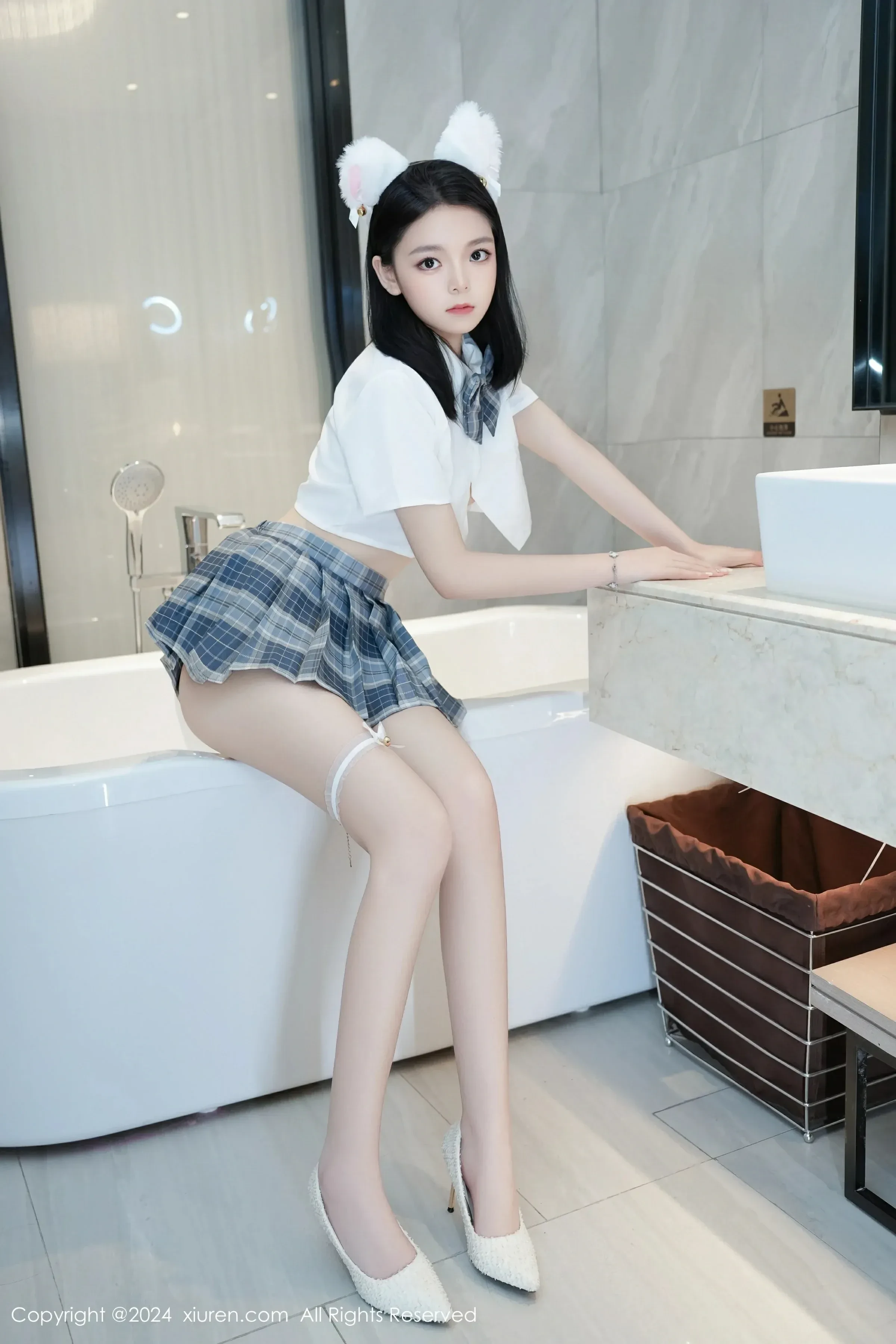 图片[3]-XiuRen 秀人  No.8715 唐心心 [68P]-COS写真在线网