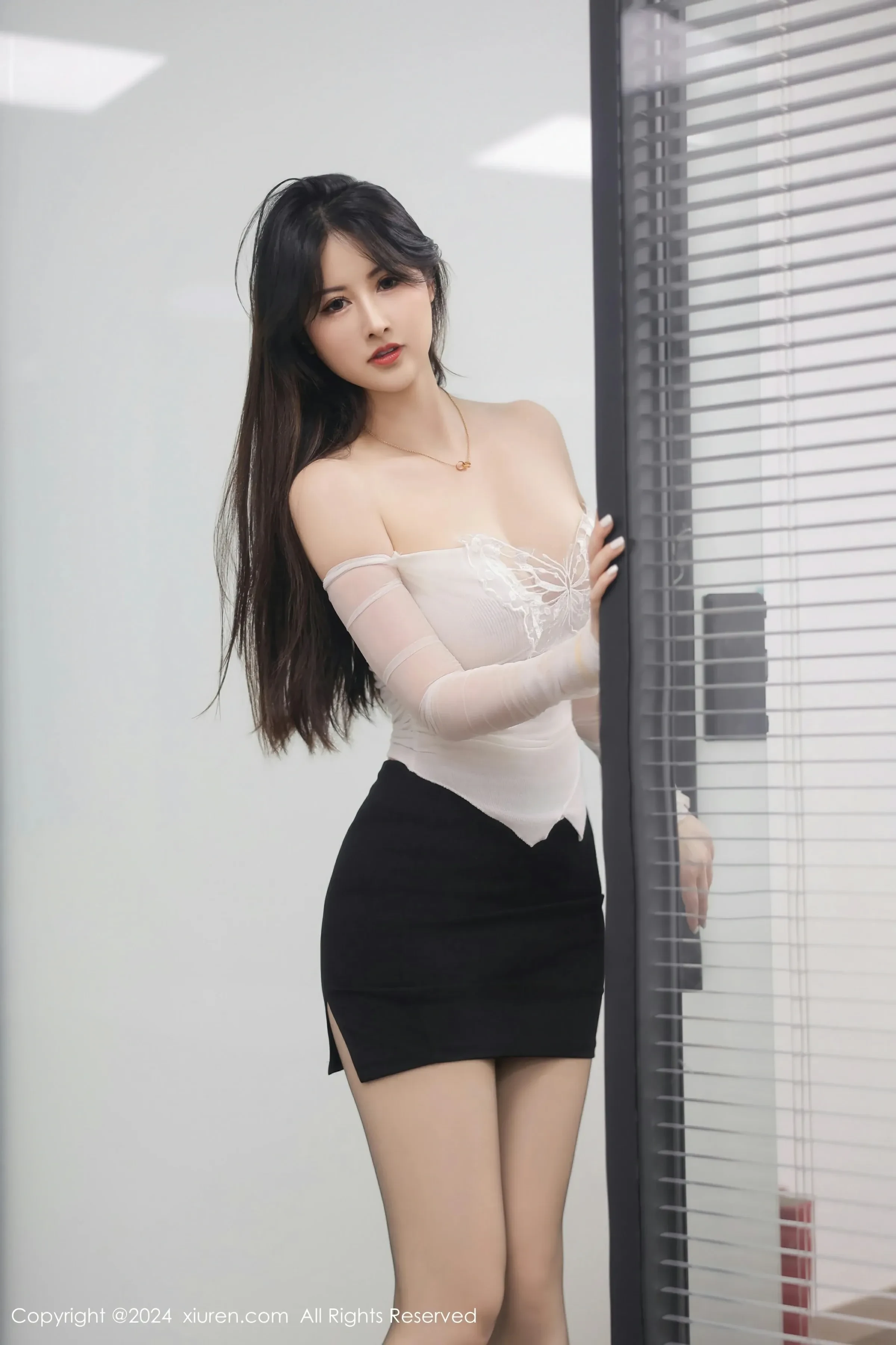图片[4]-XiuRen 秀人 No.8766 诗诗kiki [81P]-COS写真在线网