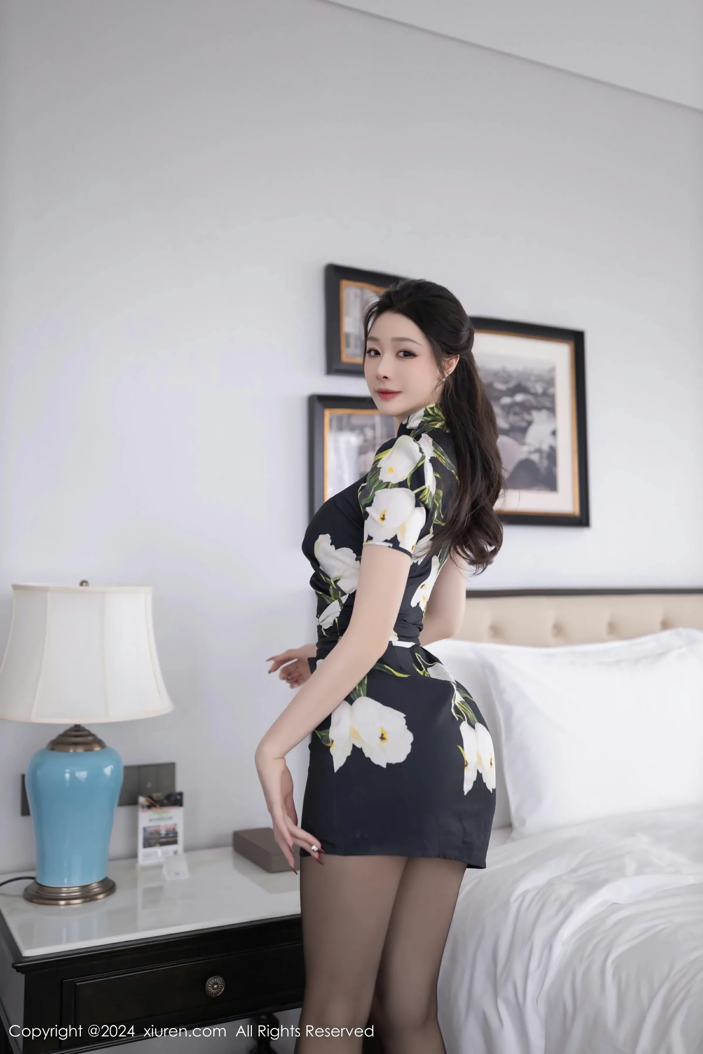 图片[2]-XiuRen 秀人 No.8768 小逗逗 [80P]-COS写真在线网