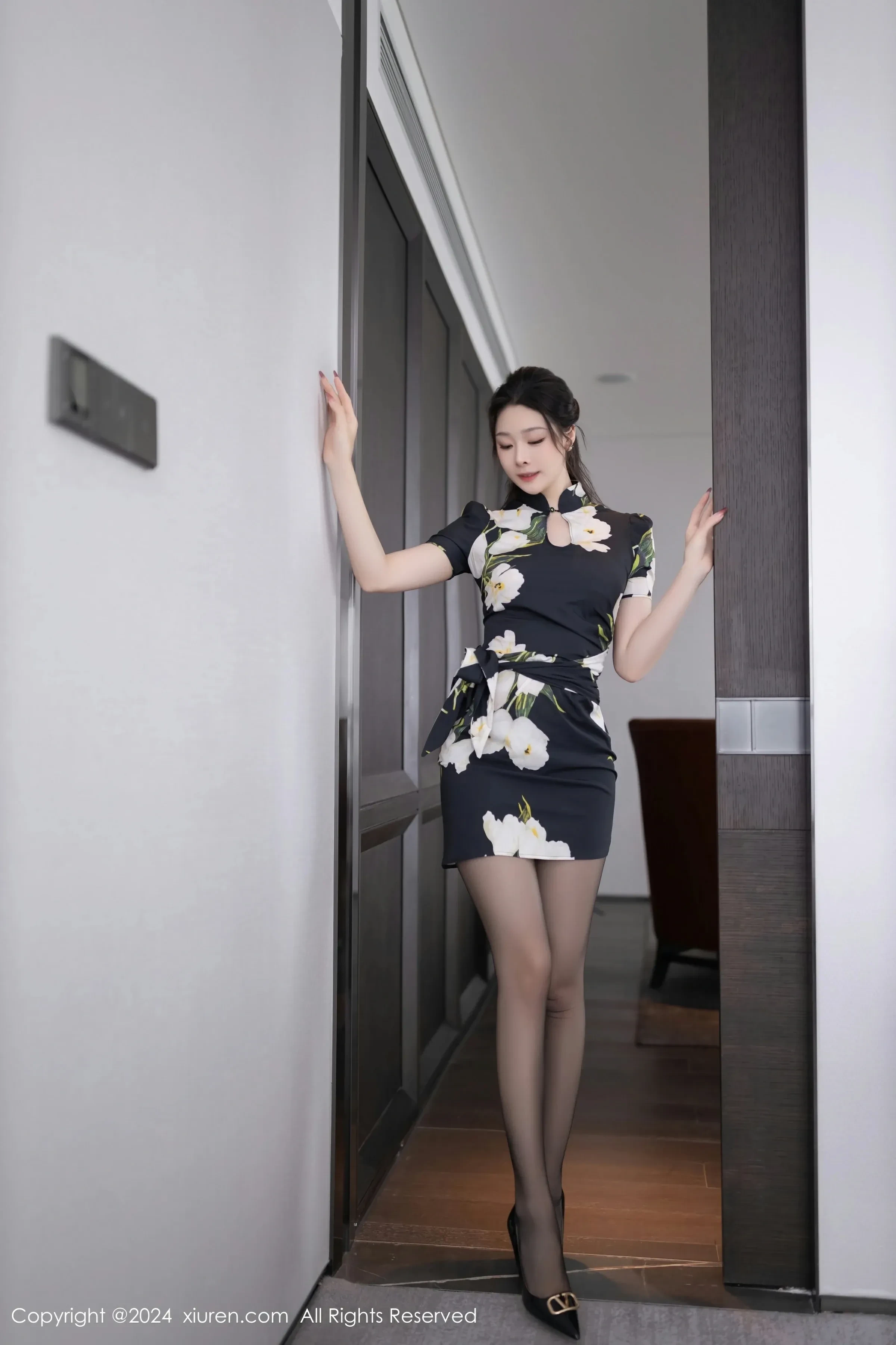 图片[3]-XiuRen 秀人 No.8768 小逗逗 [80P]-COS写真在线网