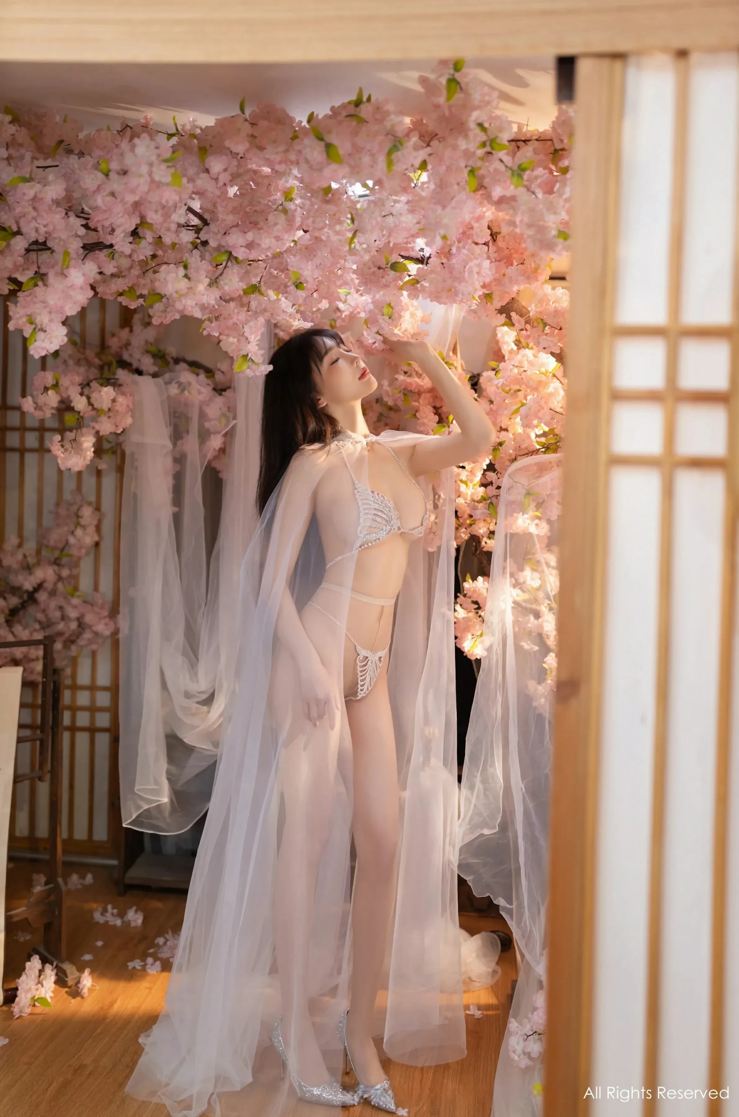 图片[5]-XiuRen 秀人 No.8807 陆萱萱 [80P]-COS写真在线网