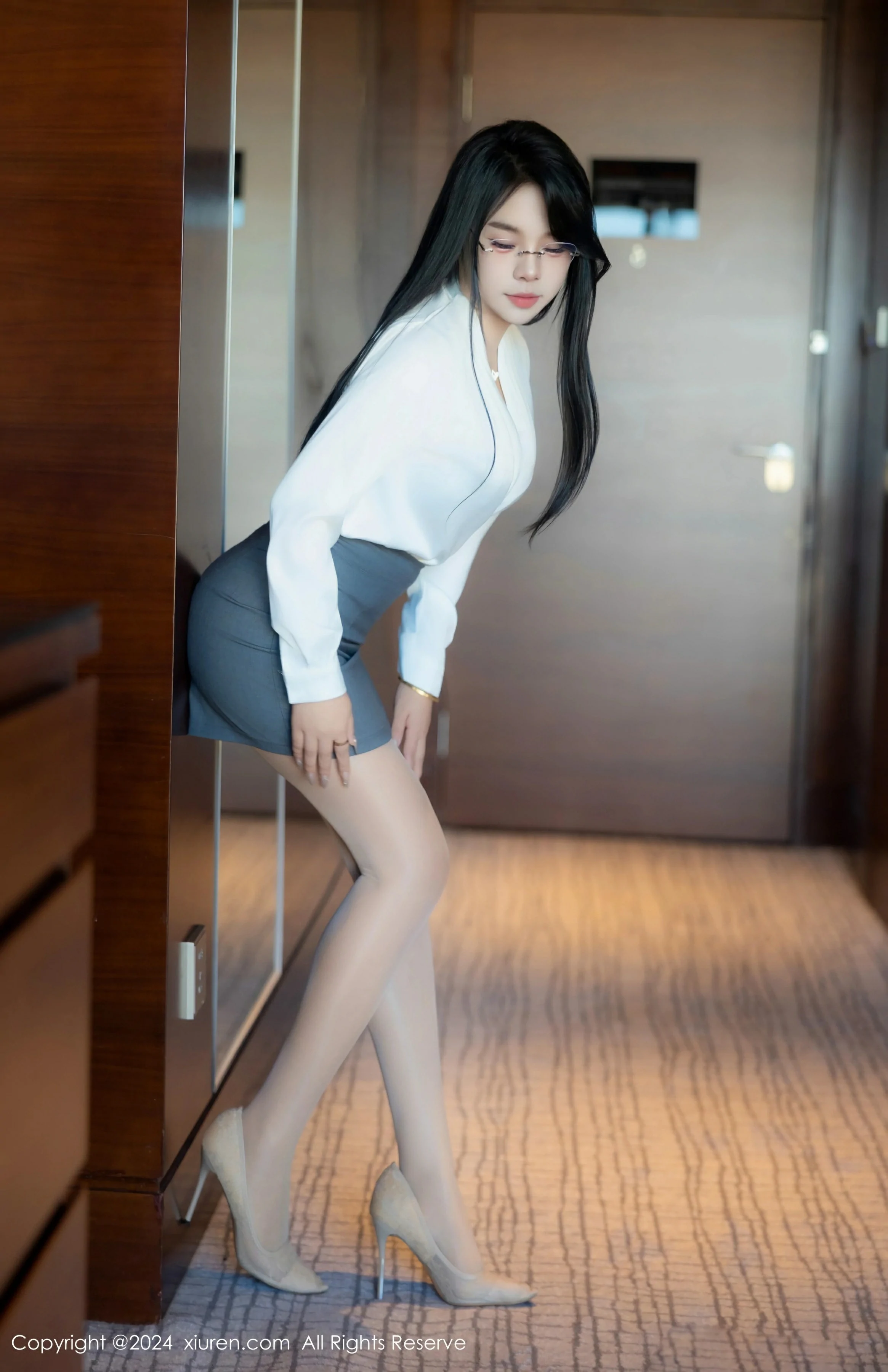 图片[4]-XiuRen 秀人 No.8989 麦田 新人模特 [83P]-COS写真在线网