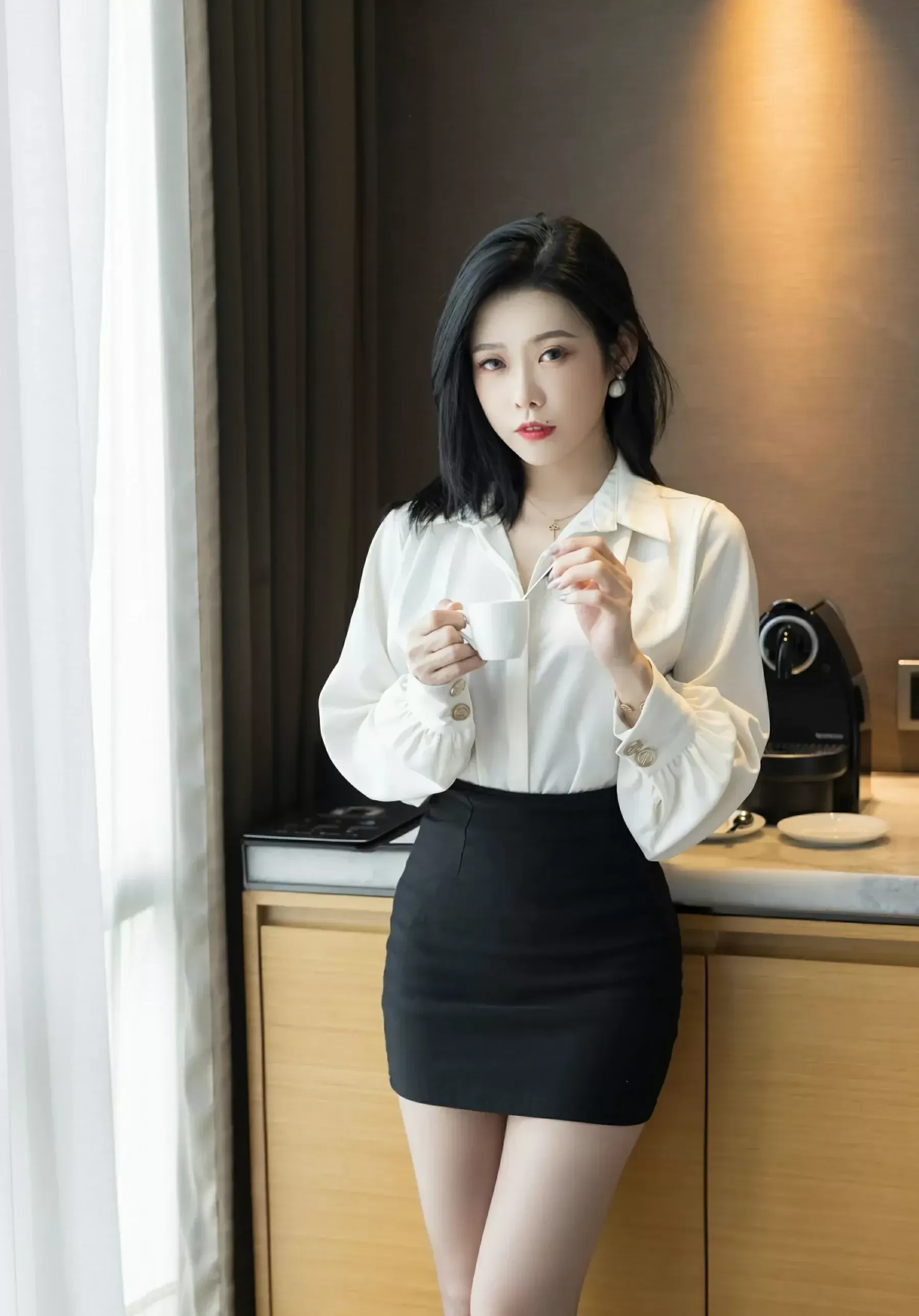 图片[3]-XiuRen 秀人 No.9329 luvian本能 [42P]-COS写真在线网