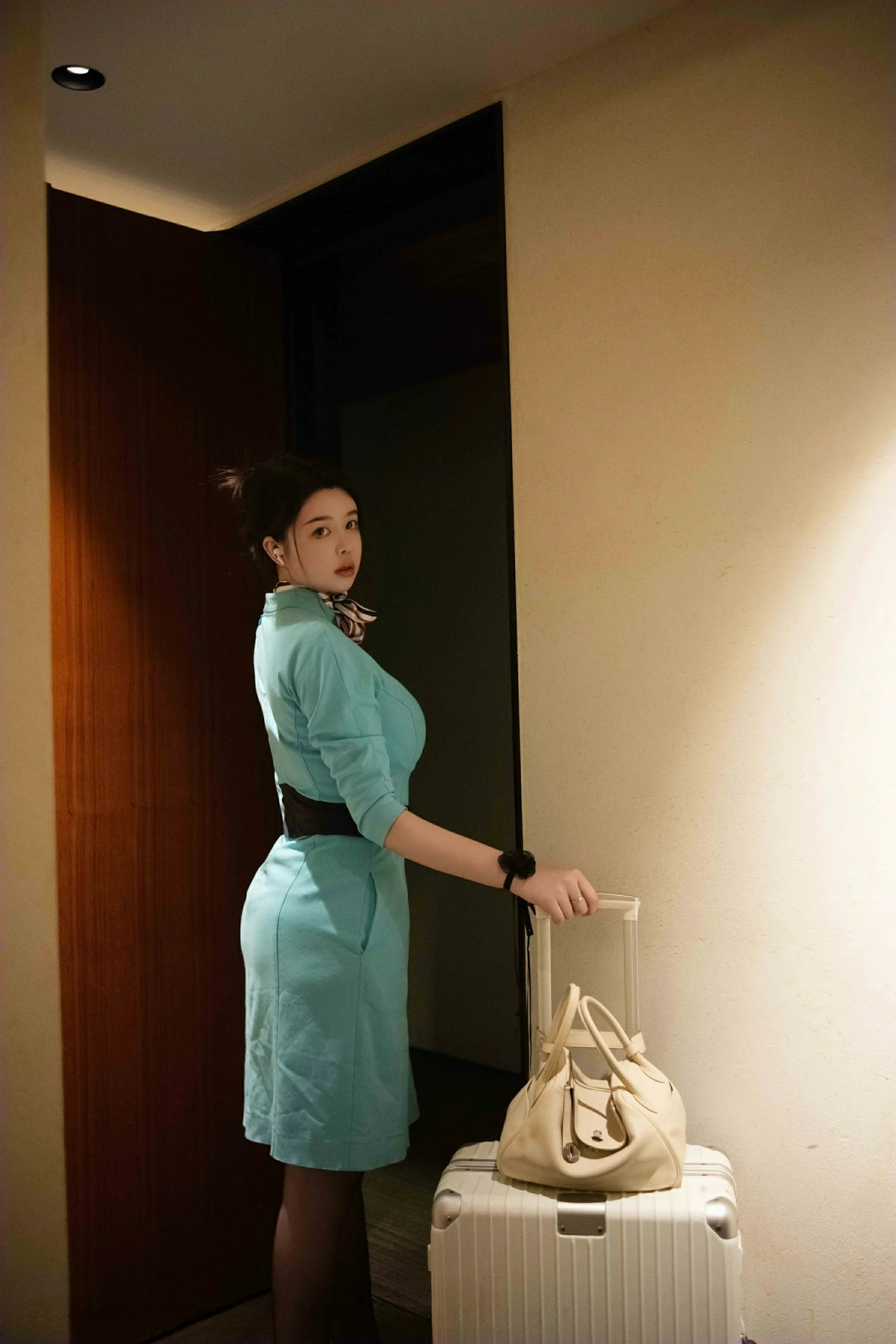 图片[4]-XiuRen 秀人 No.9609 樱桃小犊子 [41P]-COS写真在线网