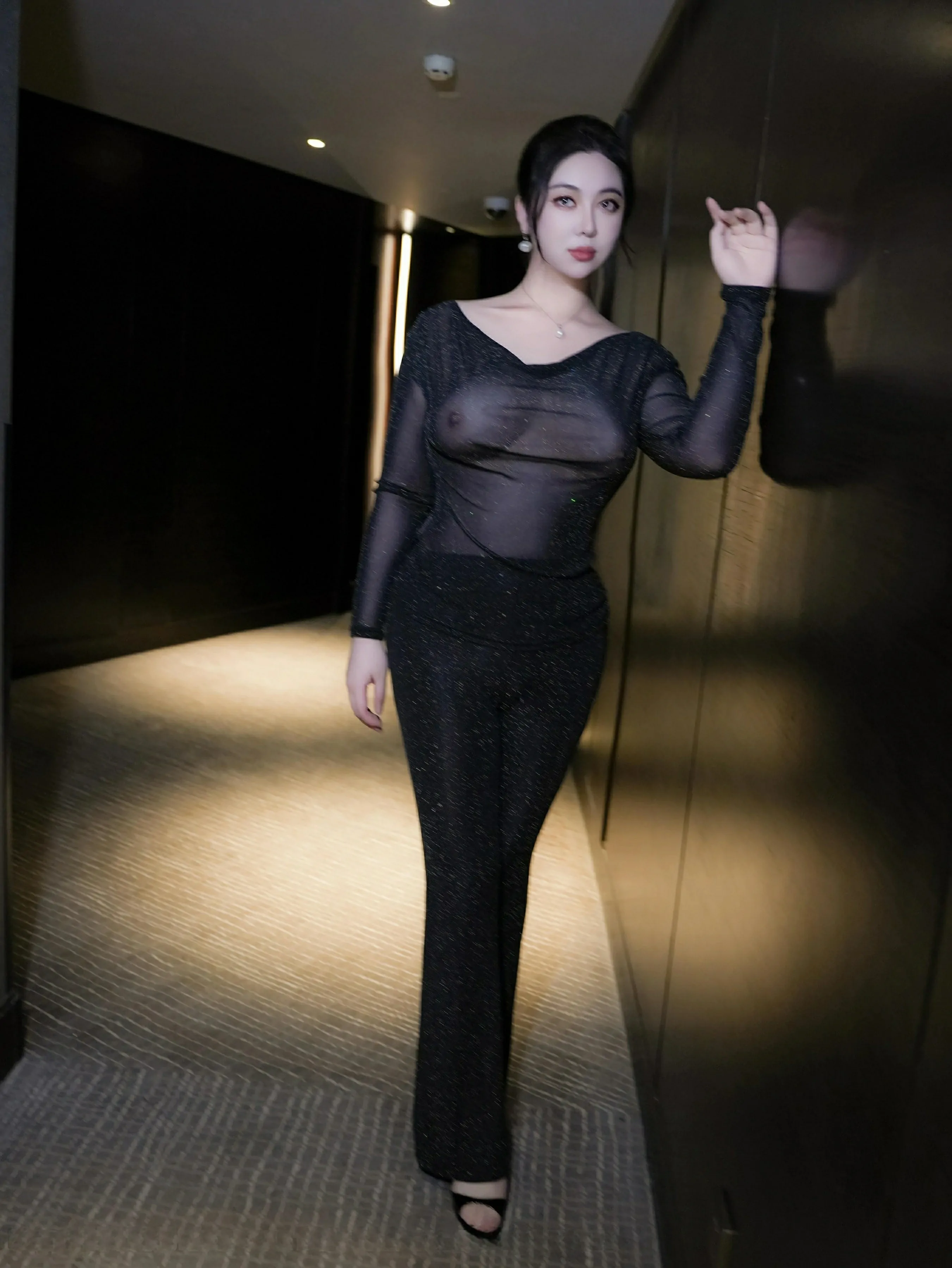 图片[6]-XiuRen 秀人 No.9725 风景尤美 [74P]-COS写真在线网