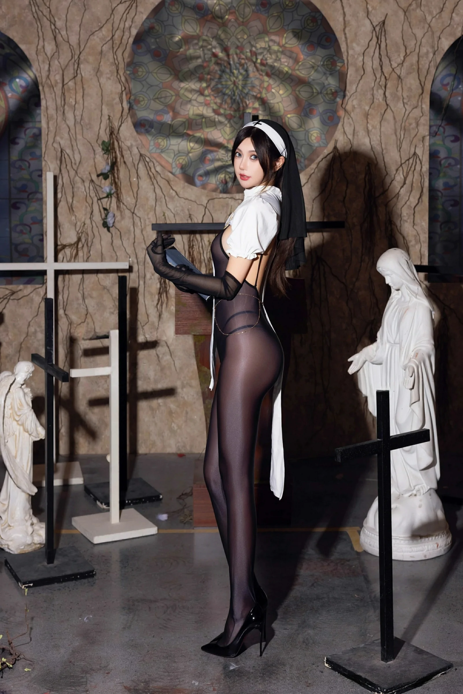 图片[6]-XiuRen 秀人 No.9774 绮里嘉ula [79P]-COS写真在线网