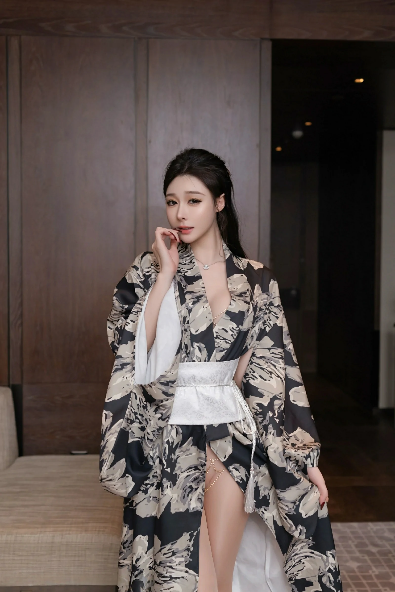 图片[5]-秀人网 No.10352 小逗逗&陆萱萱 模特合集 [80P]-COS写真在线网