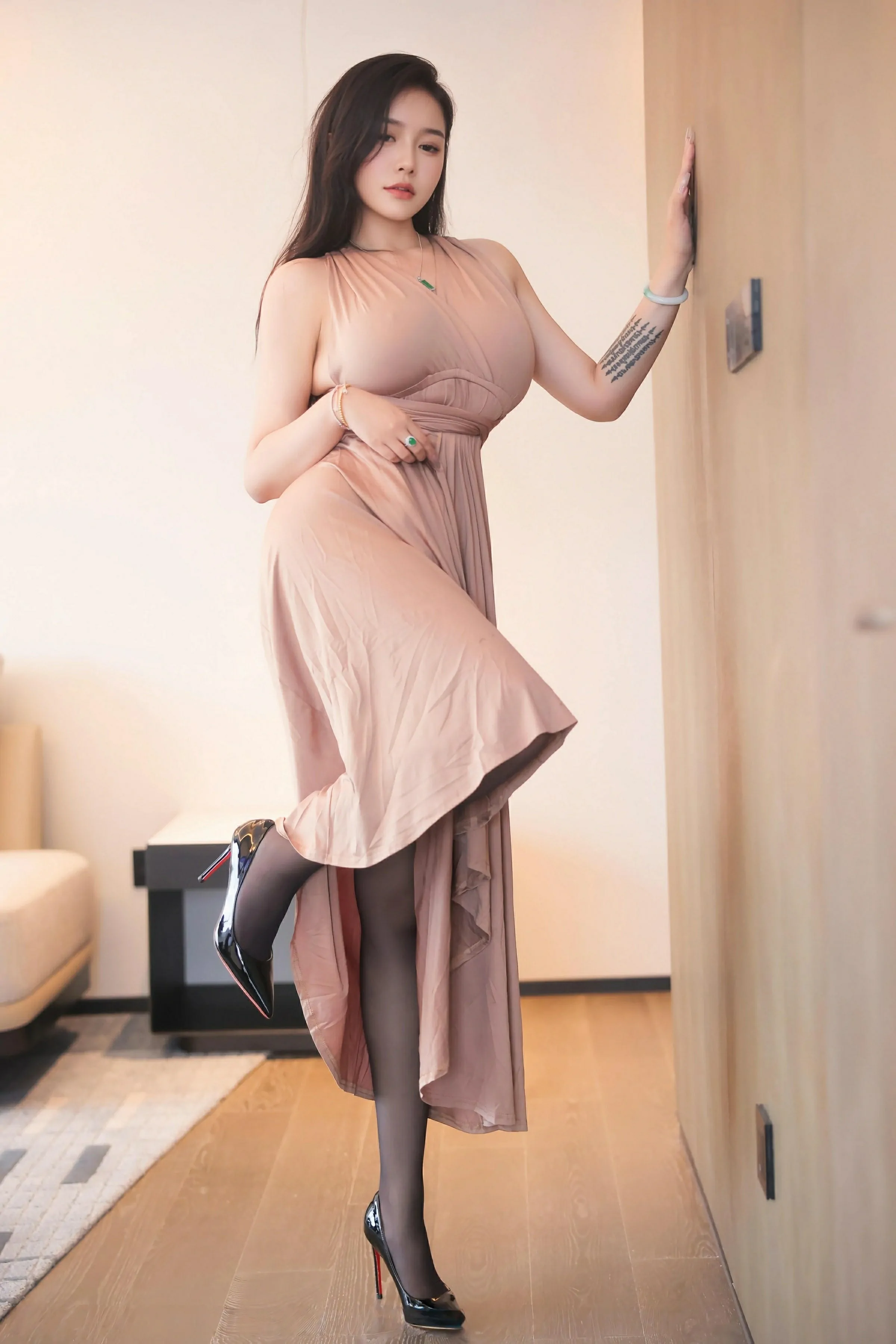 图片[3]-秀人网 No.10432 娜比 [87P]-COS写真在线网