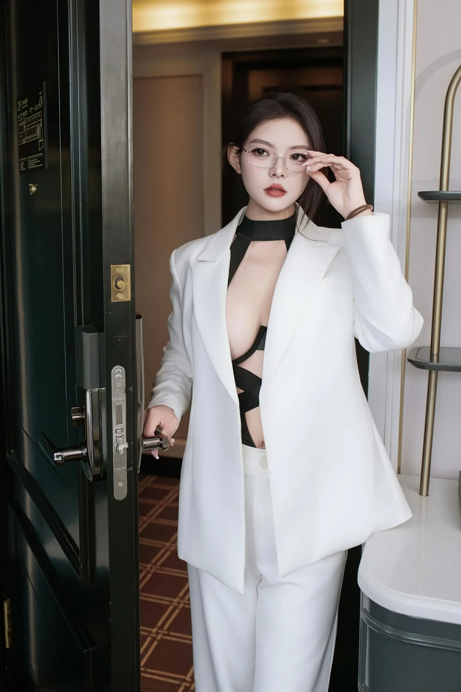 图片[2]-秀人网 No.10464 冬安 [94P]-COS写真在线网
