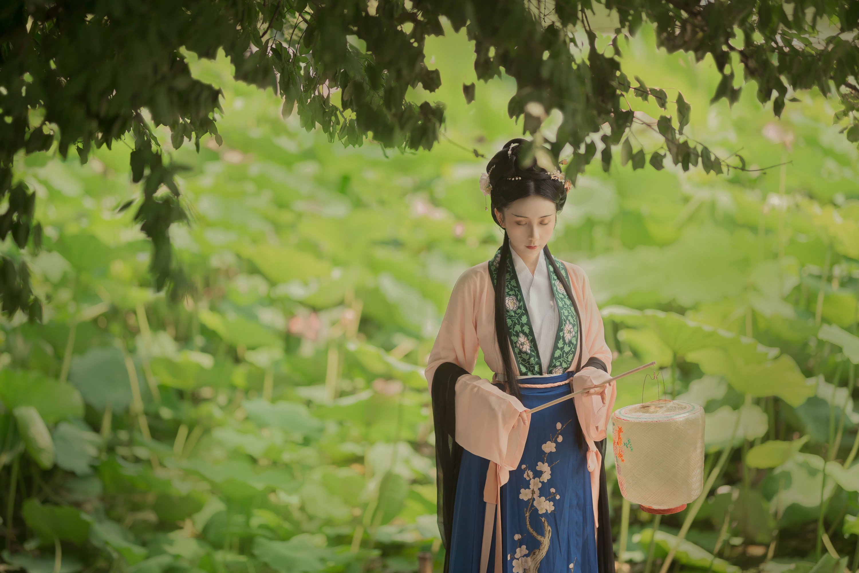图片[5]-绿绿子 – 《荷叶罗裙》[21P]-COS写真在线网