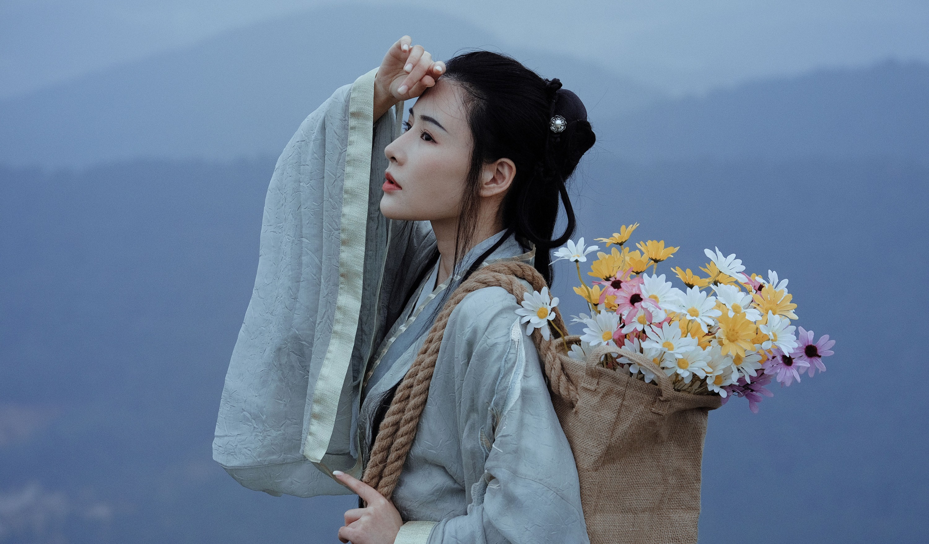 雅熙有婴儿肥 – 《远山无月见秋灯》[26P] - 秀人网免费无水印在线套图写真