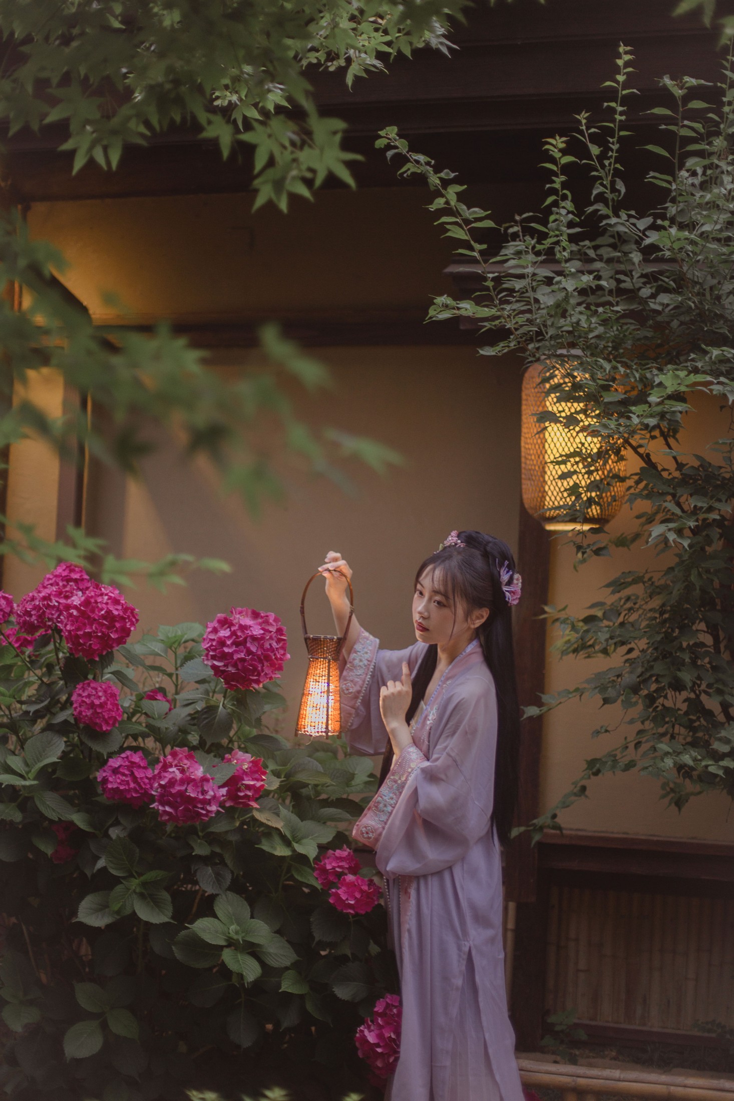 图片[3]-安安安格拉 – 《落尽繁花小院幽》[25P]-COS写真在线网