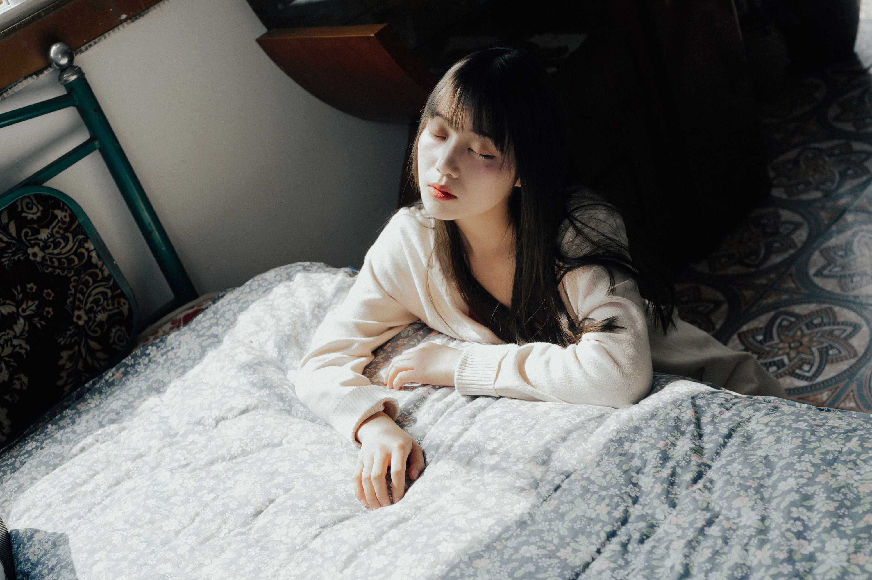 如歌 – 《阳光下的真实》[20P] - 秀人网免费无水印在线套图写真